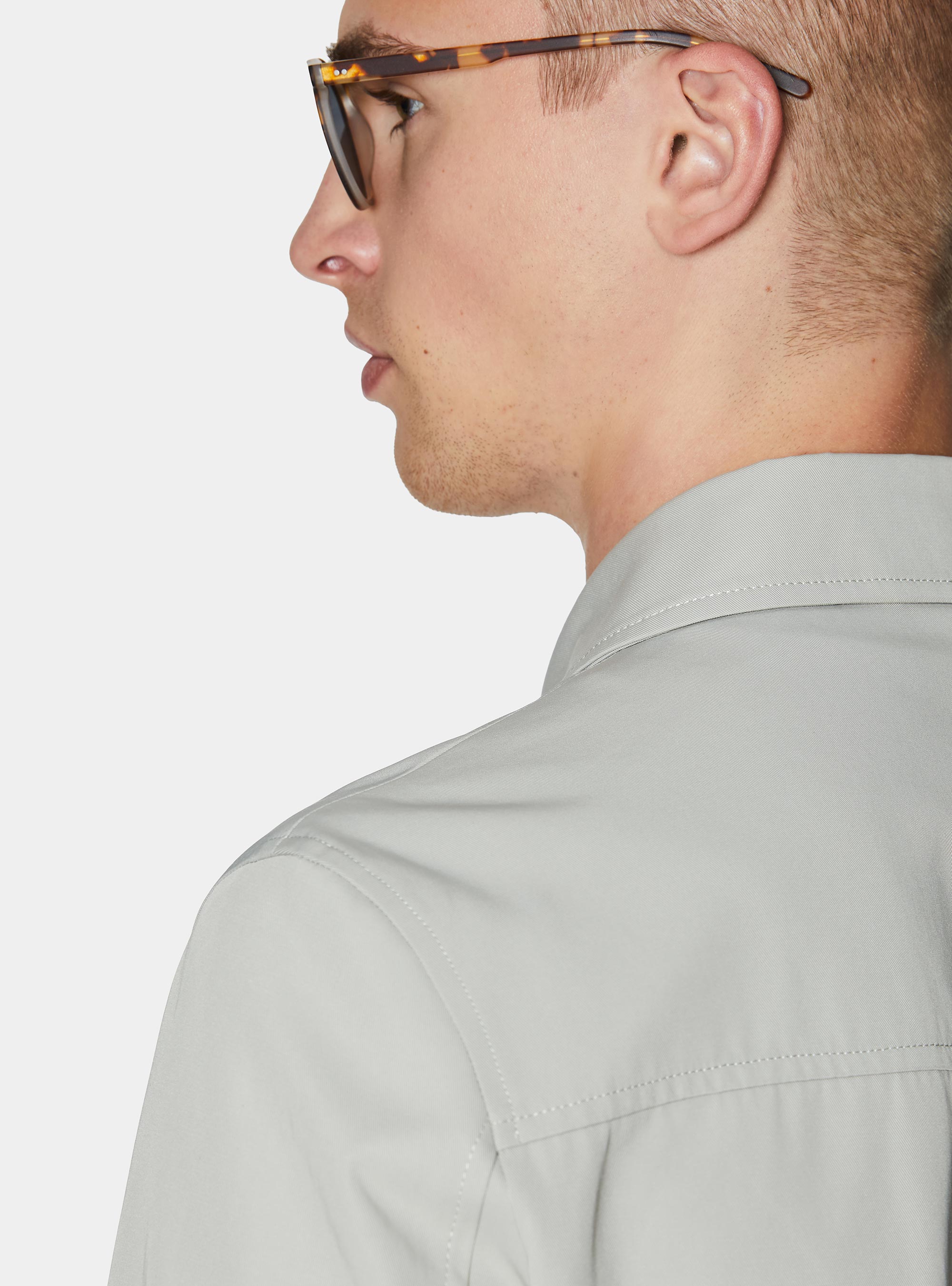 Impermeable de botonadura sencilla en mezcla de algod&oacute;n, CRUDO