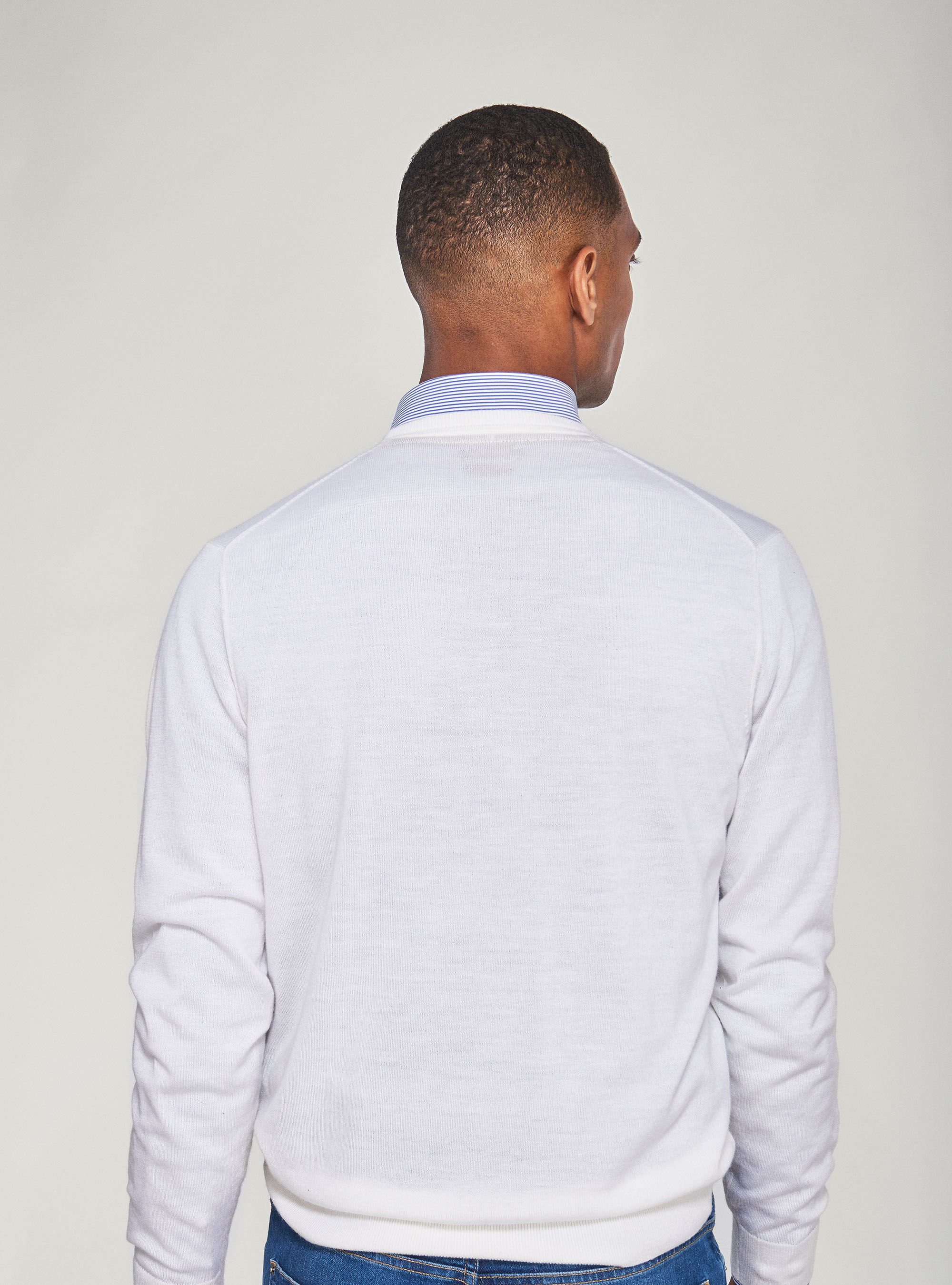 Maglia girocollo in pura lana merino extrafine, BIANCO