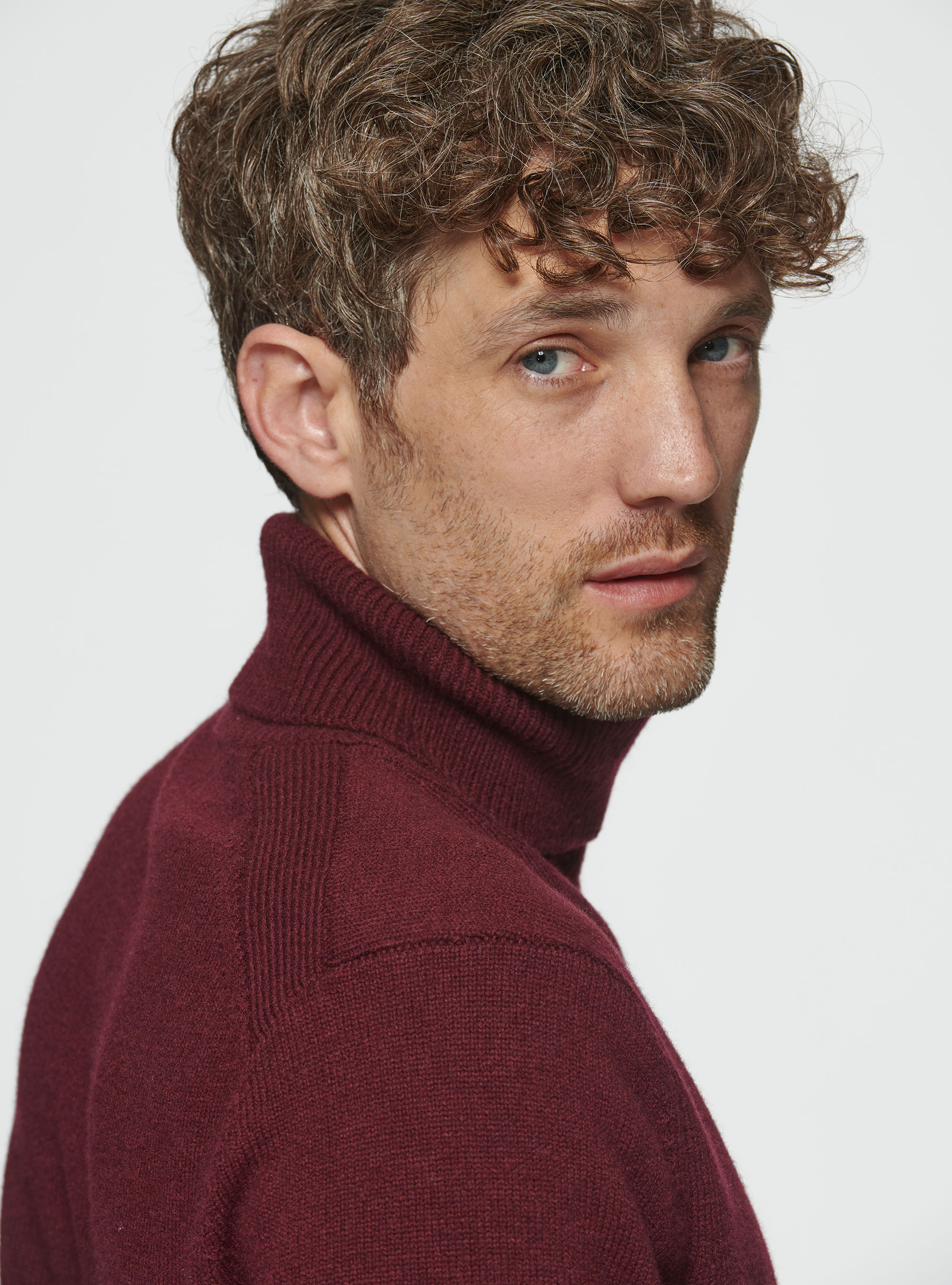 Merino wool turtleneck sweater, BORDEAUX