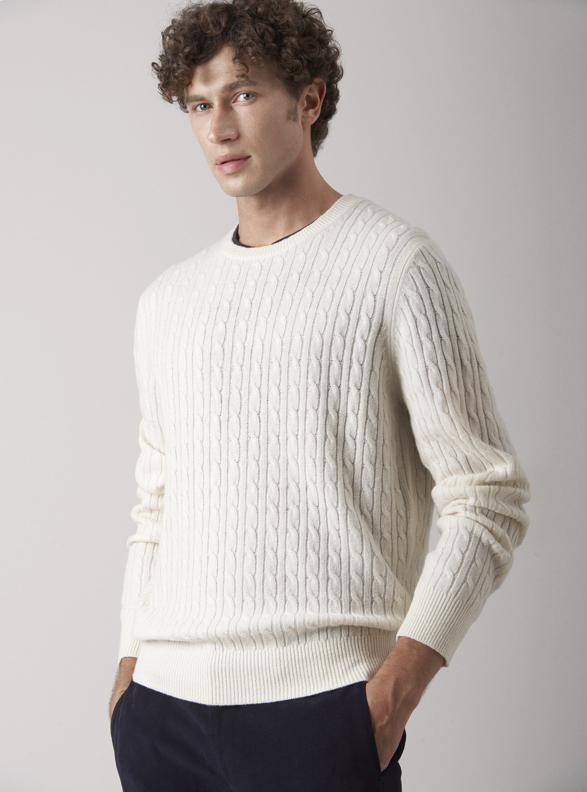 Maglia girocollo in lana lambswool e cashmere con trecce, BIANCO