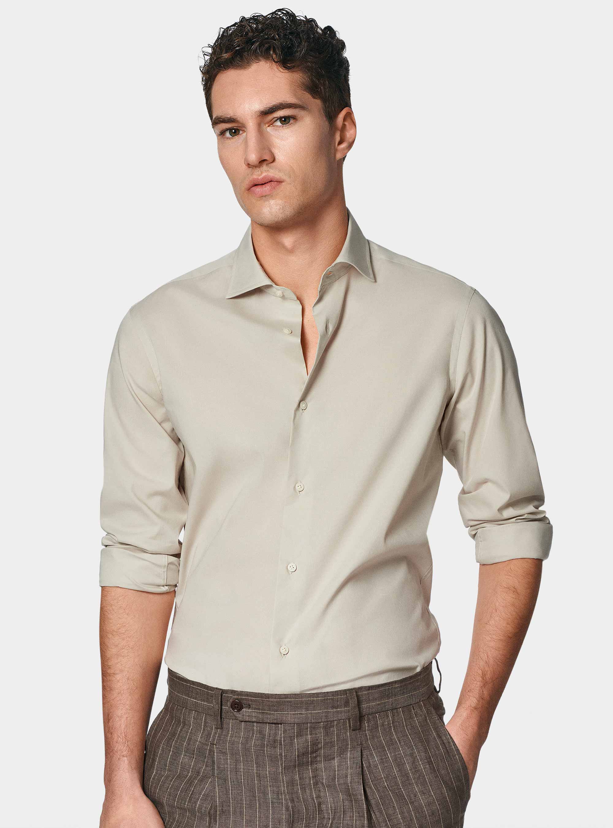 Chemise en popeline stretch, Ã CRU