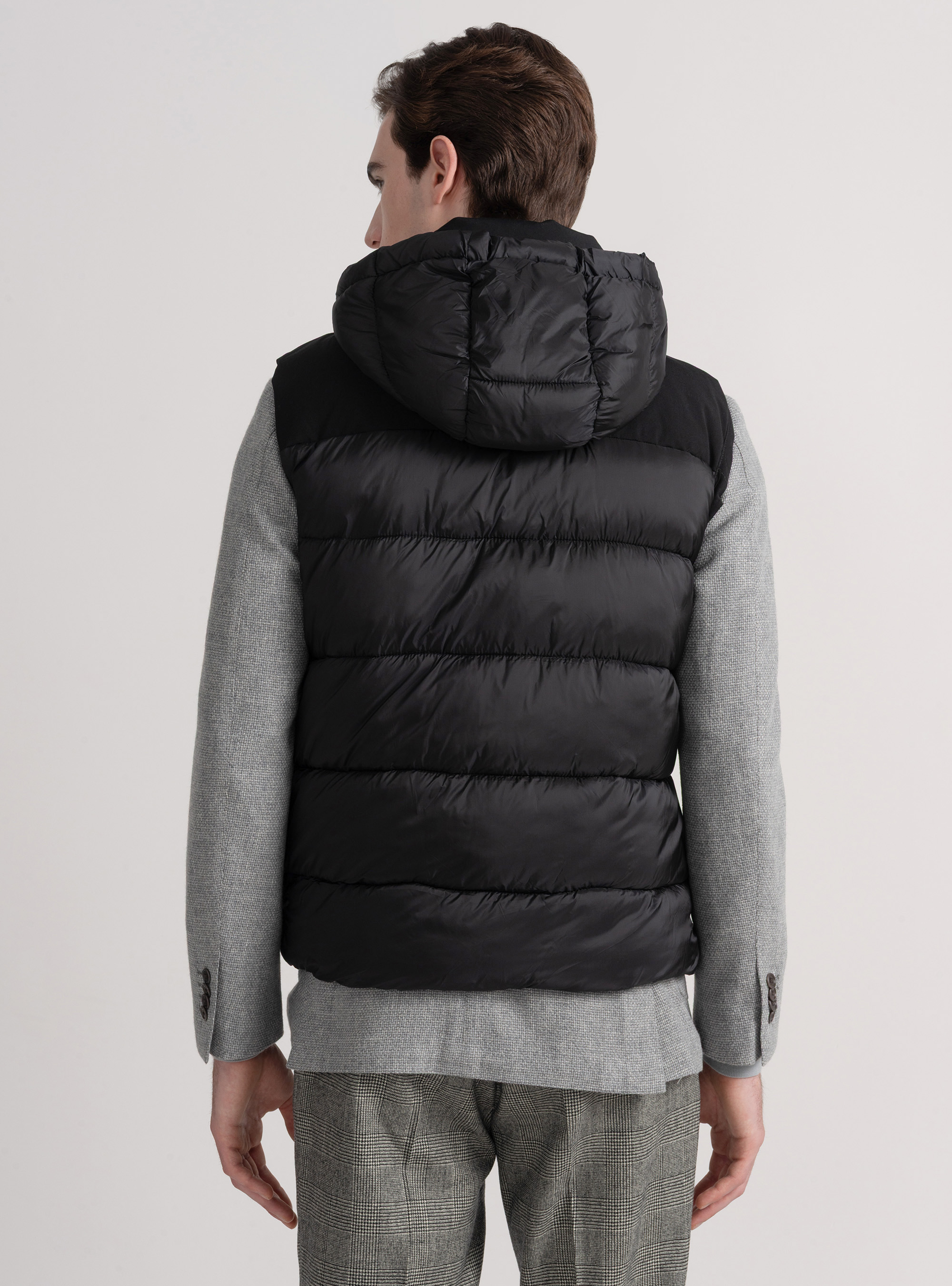 Smanicato imbottito con cappuccio, NERO