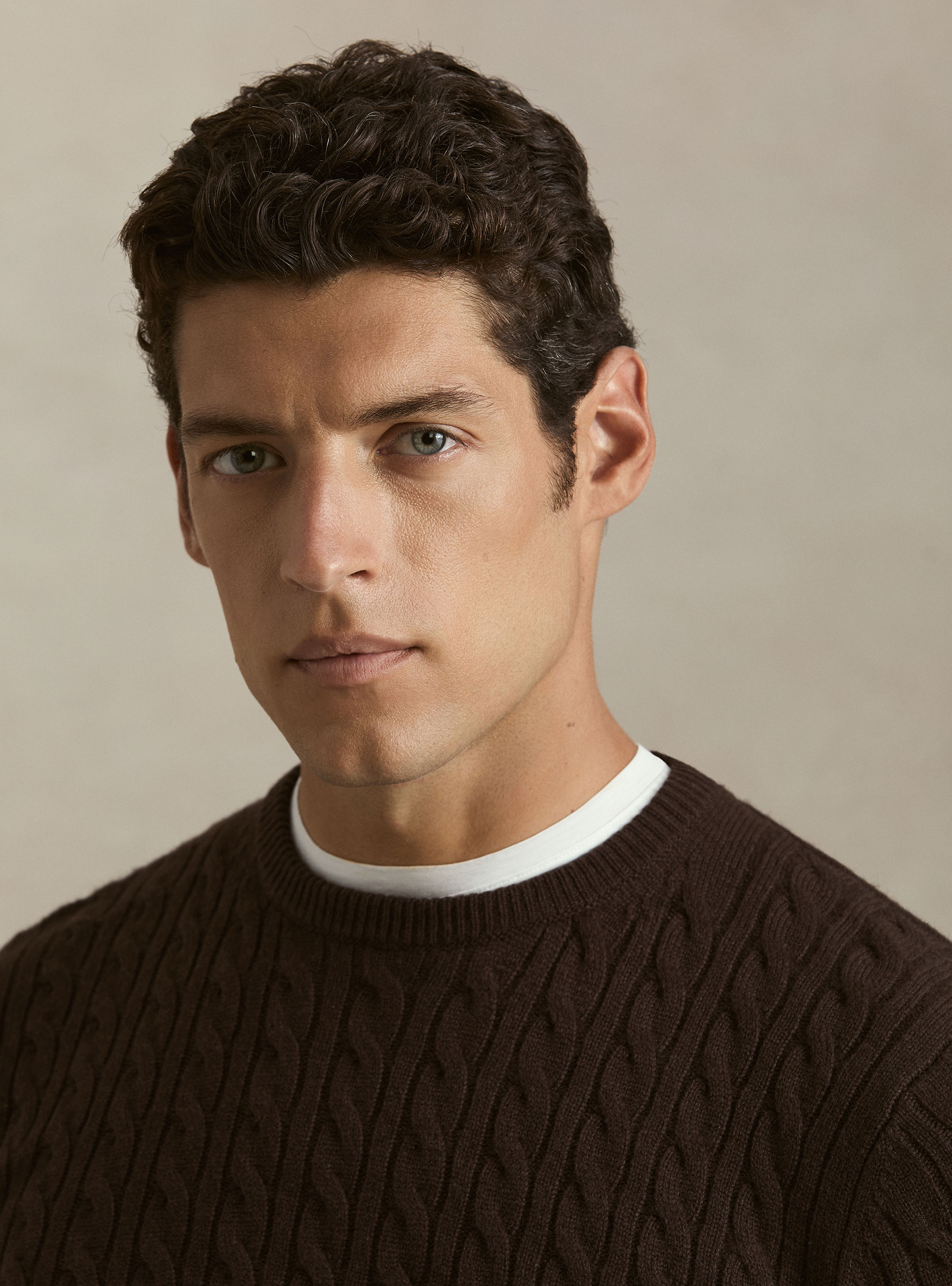 Girocollo in maglia con treccia in lana cashmere, MARRONE