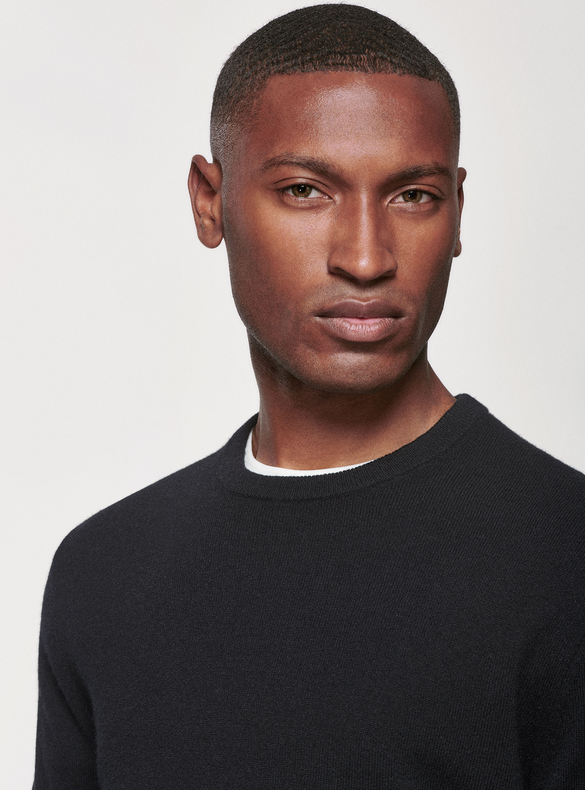 Maglia girocollo in lana lambswool e cashmere, NERO