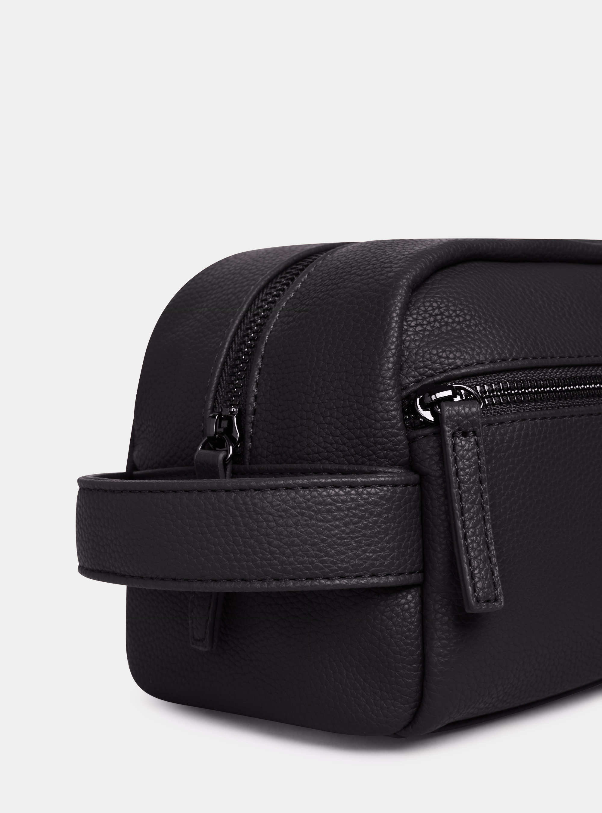 Necessaire with zip, BLACK