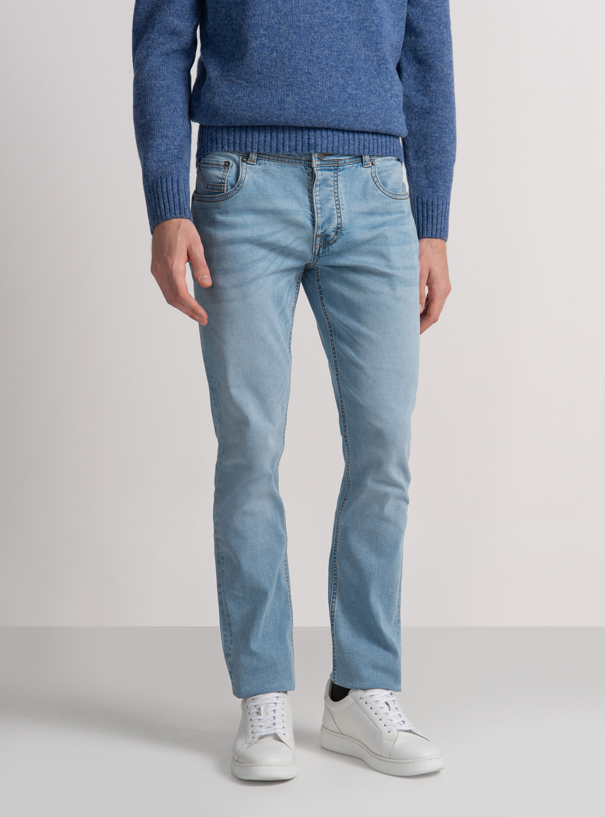 5 Regular fit denim pockets, LIGHT BLUE