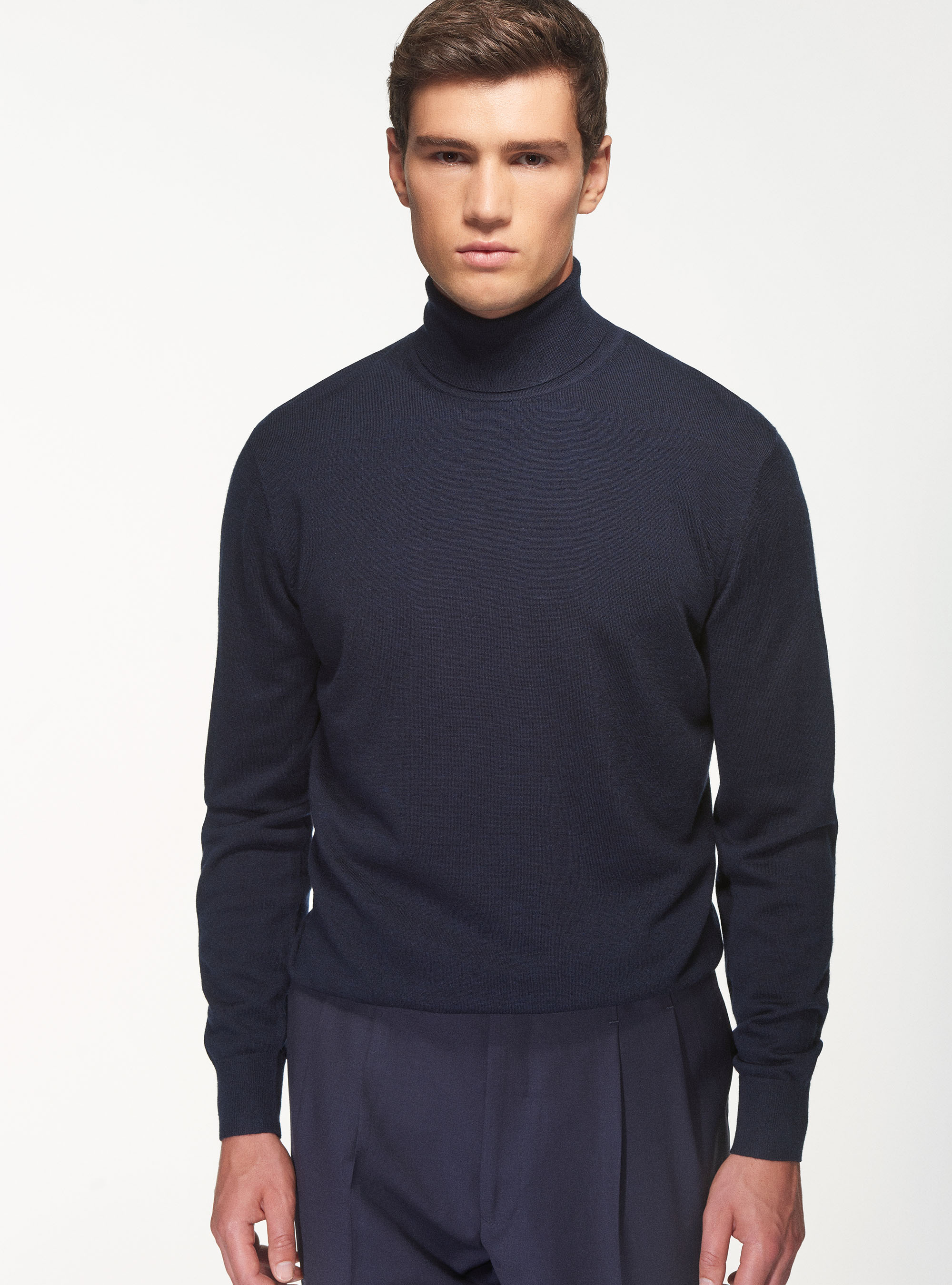 Turtleneck in pure extra-fine merino wool | GutteridgeUK | Sweaters Uomo