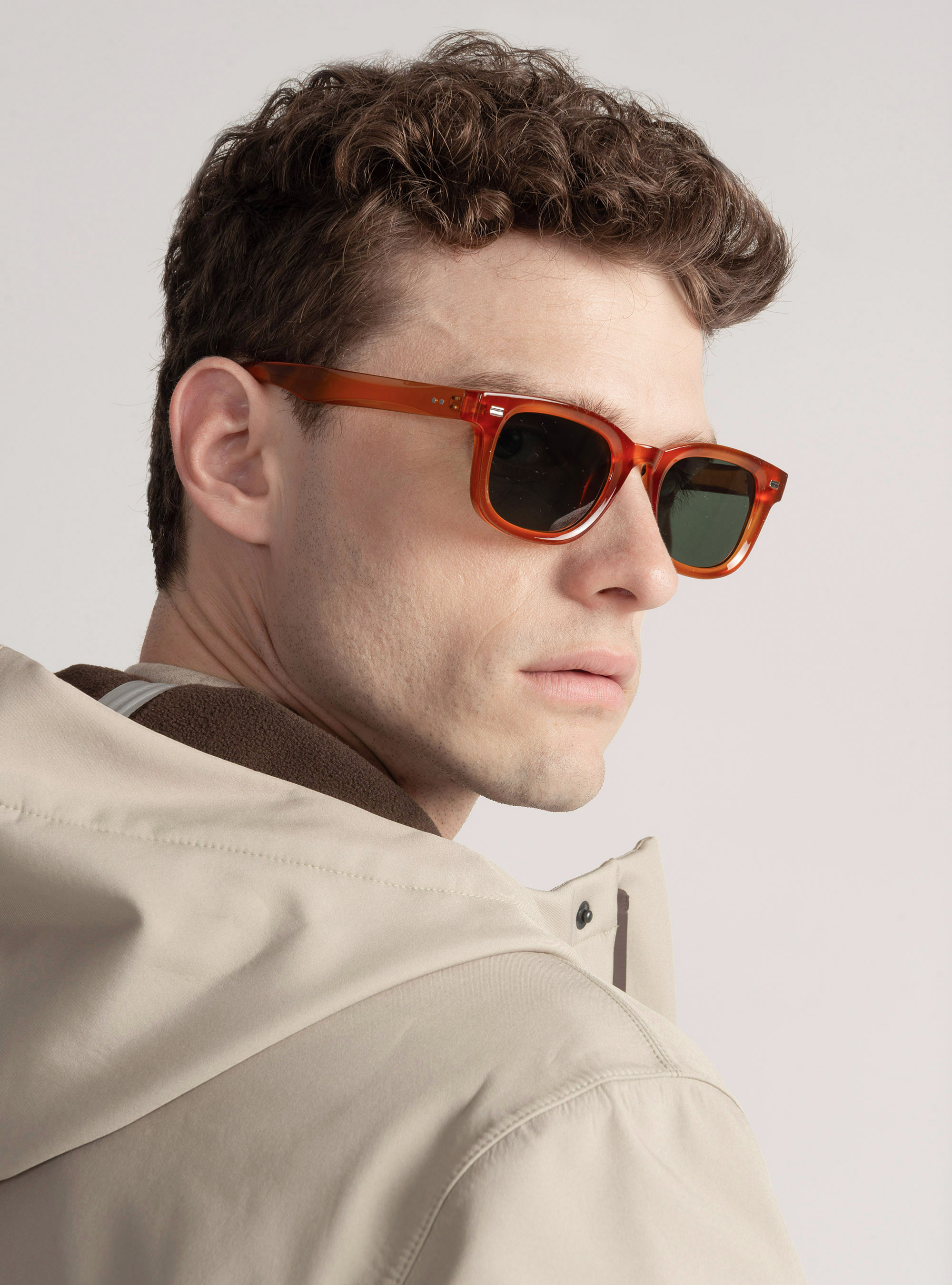 Cazadora técnica larga con capucha, ARENA