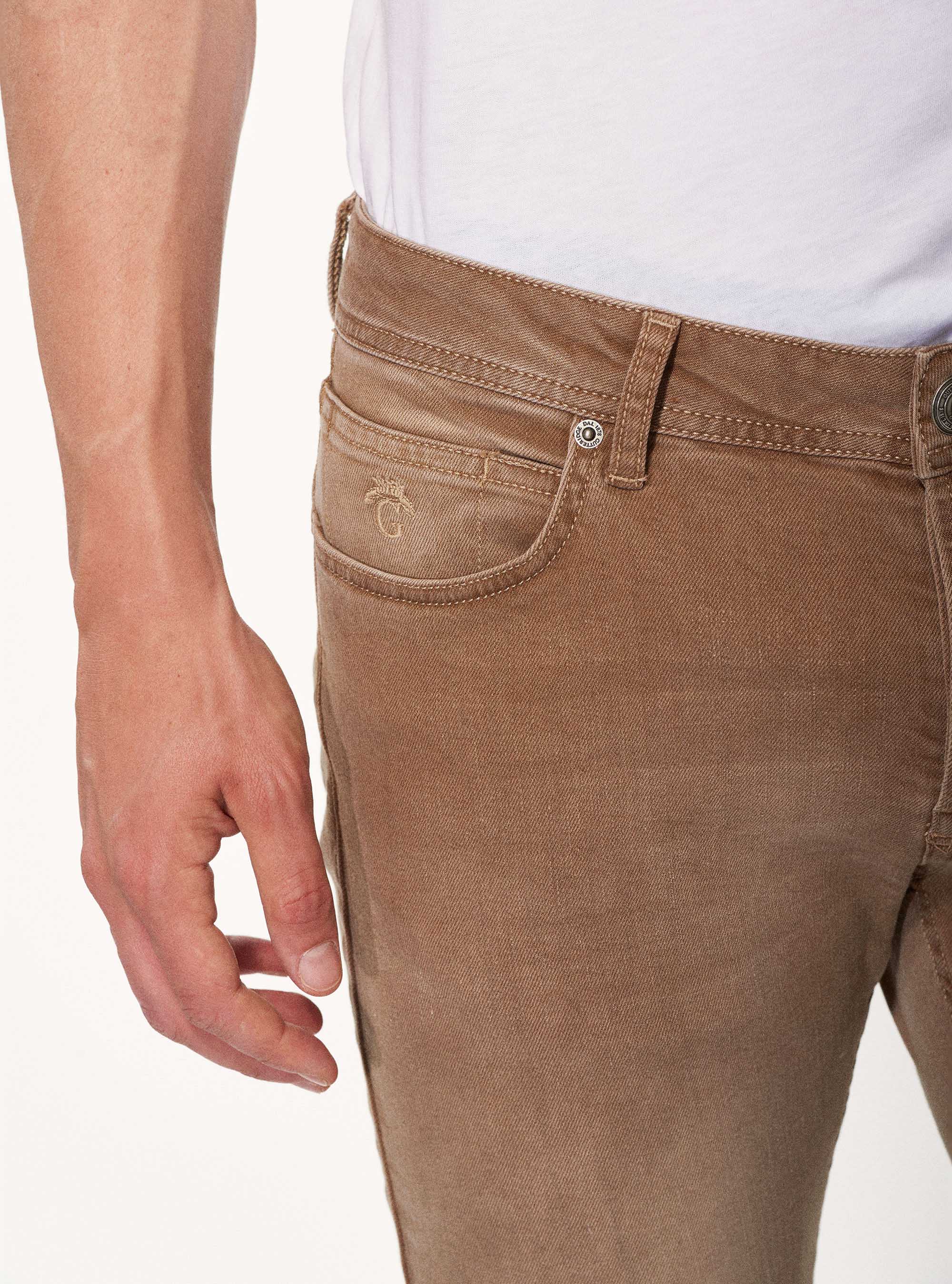 Pantaloni 5 tasche tailor fit, SABBIA