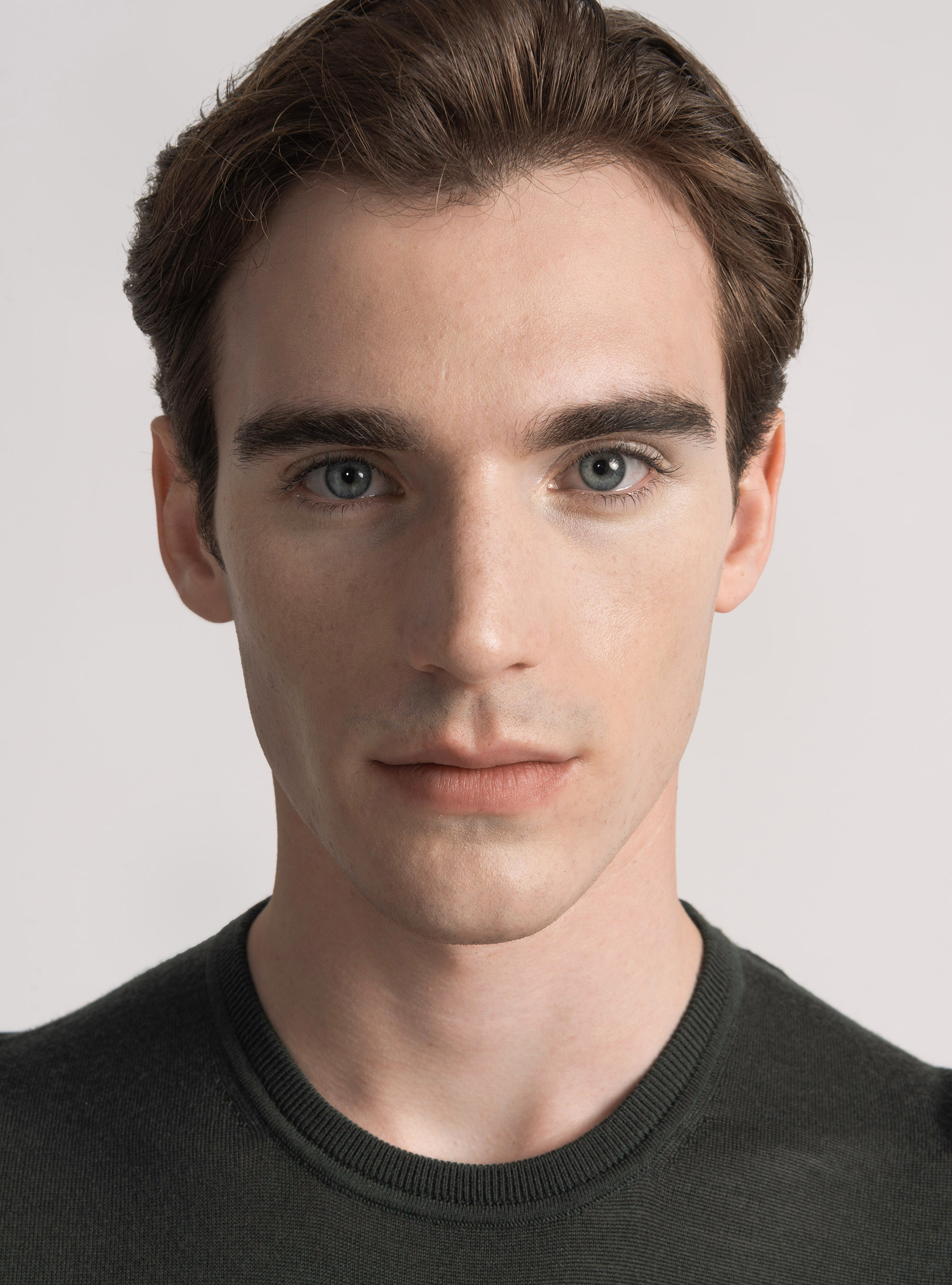 Punto de cuello redondo de pura lana merina extrafina, MILITARE 0609C