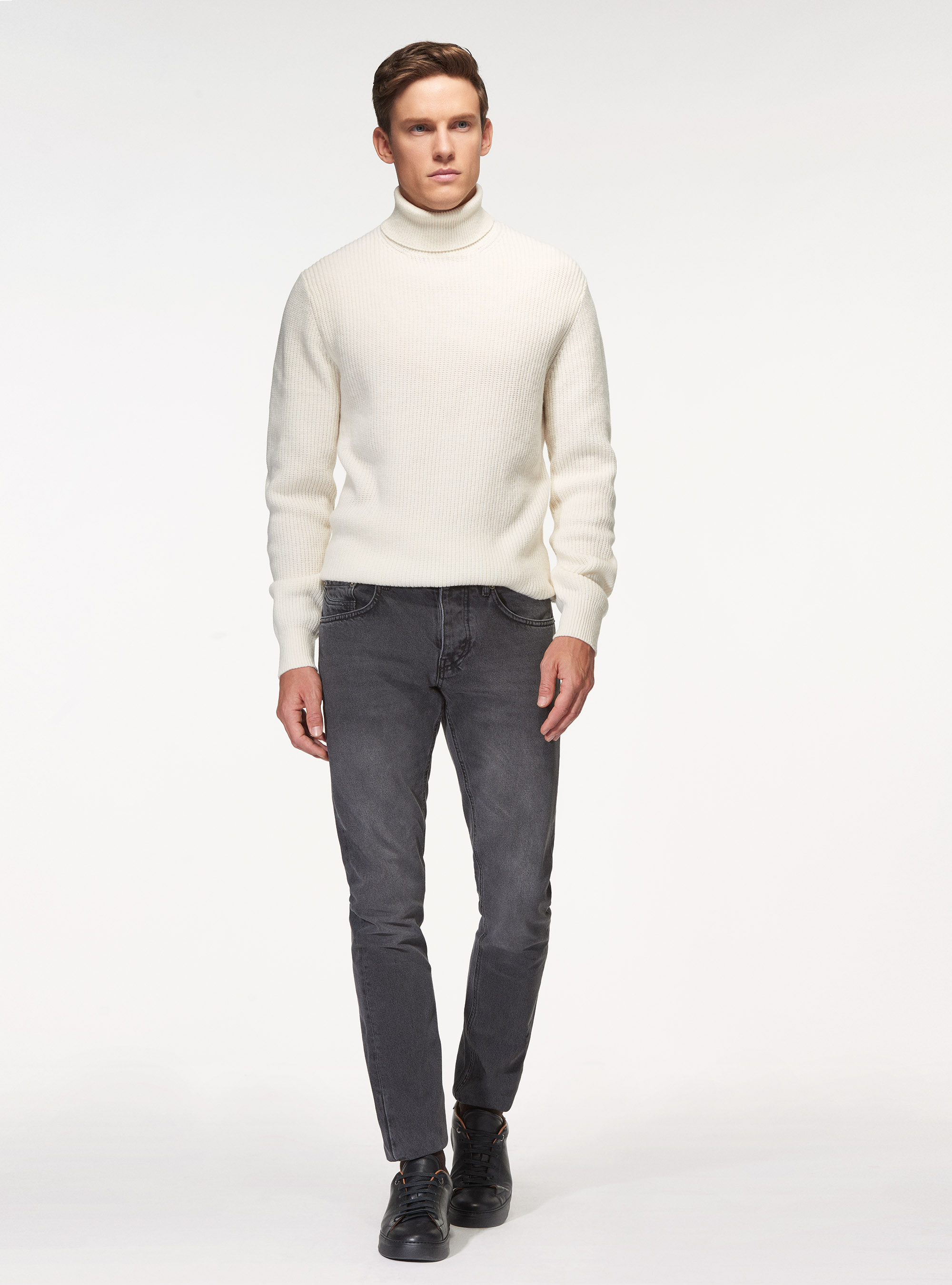 Maglia collo alto di lana lambswool in costa perlata, BIANCO