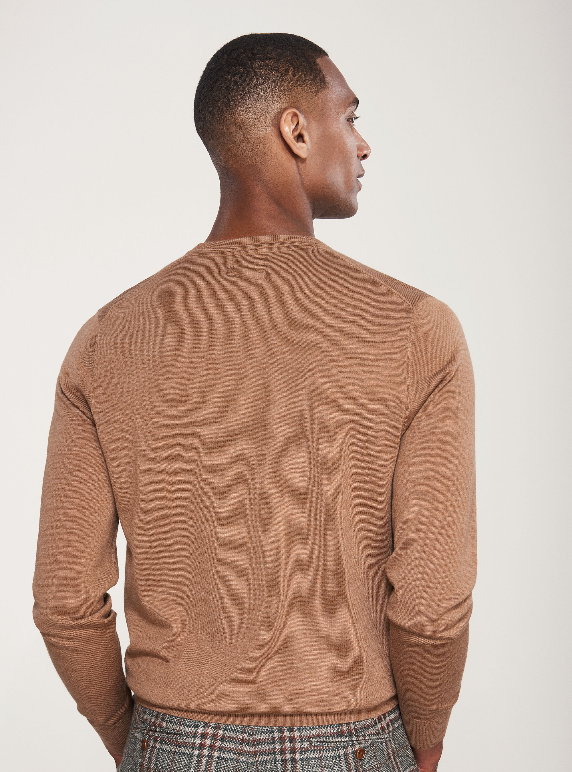 Maglia girocollo in pura lana merino extrafine, TORTORA 0542C