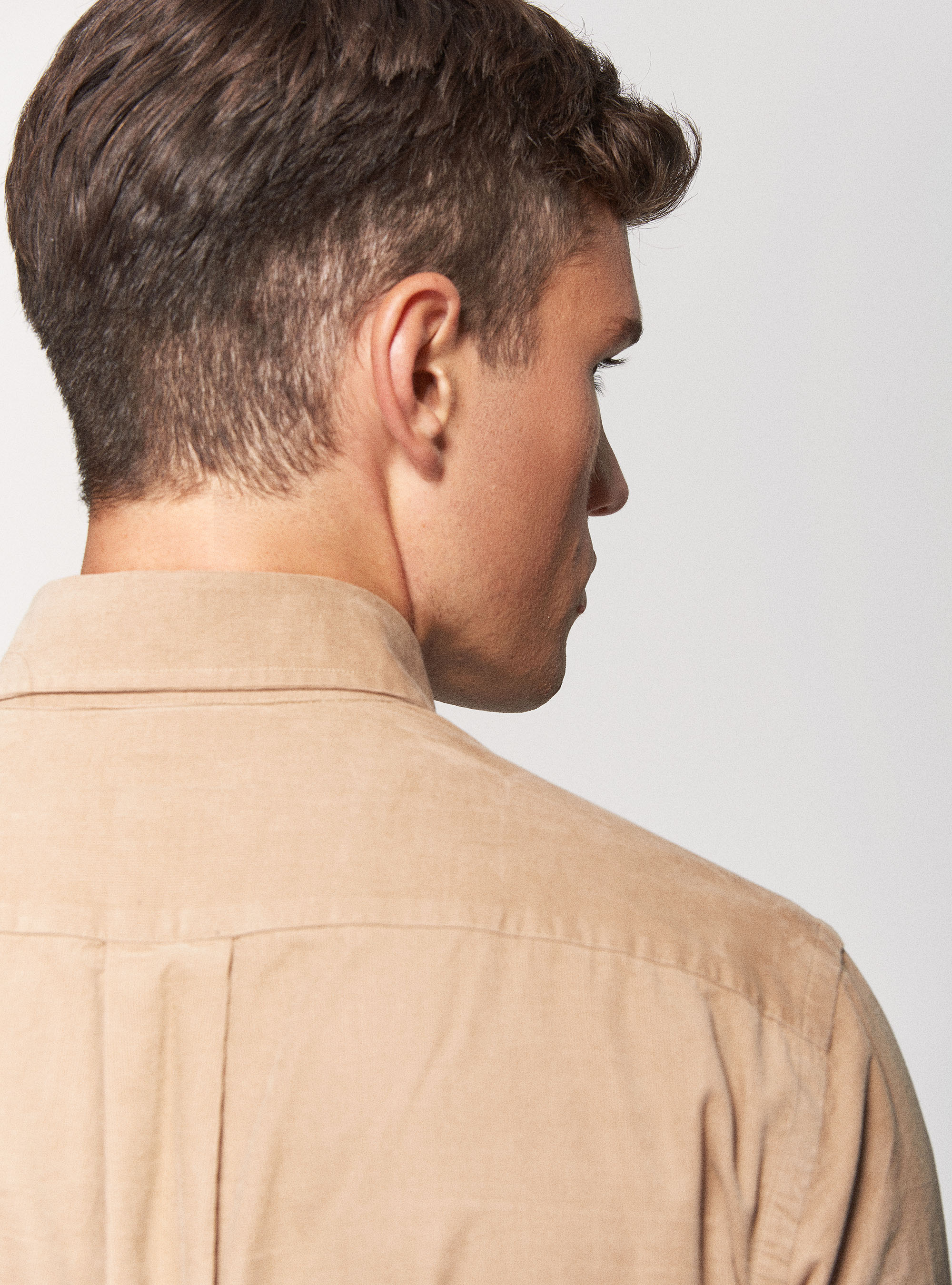 Camicia collo button down in velluto di cotone, SABBIA