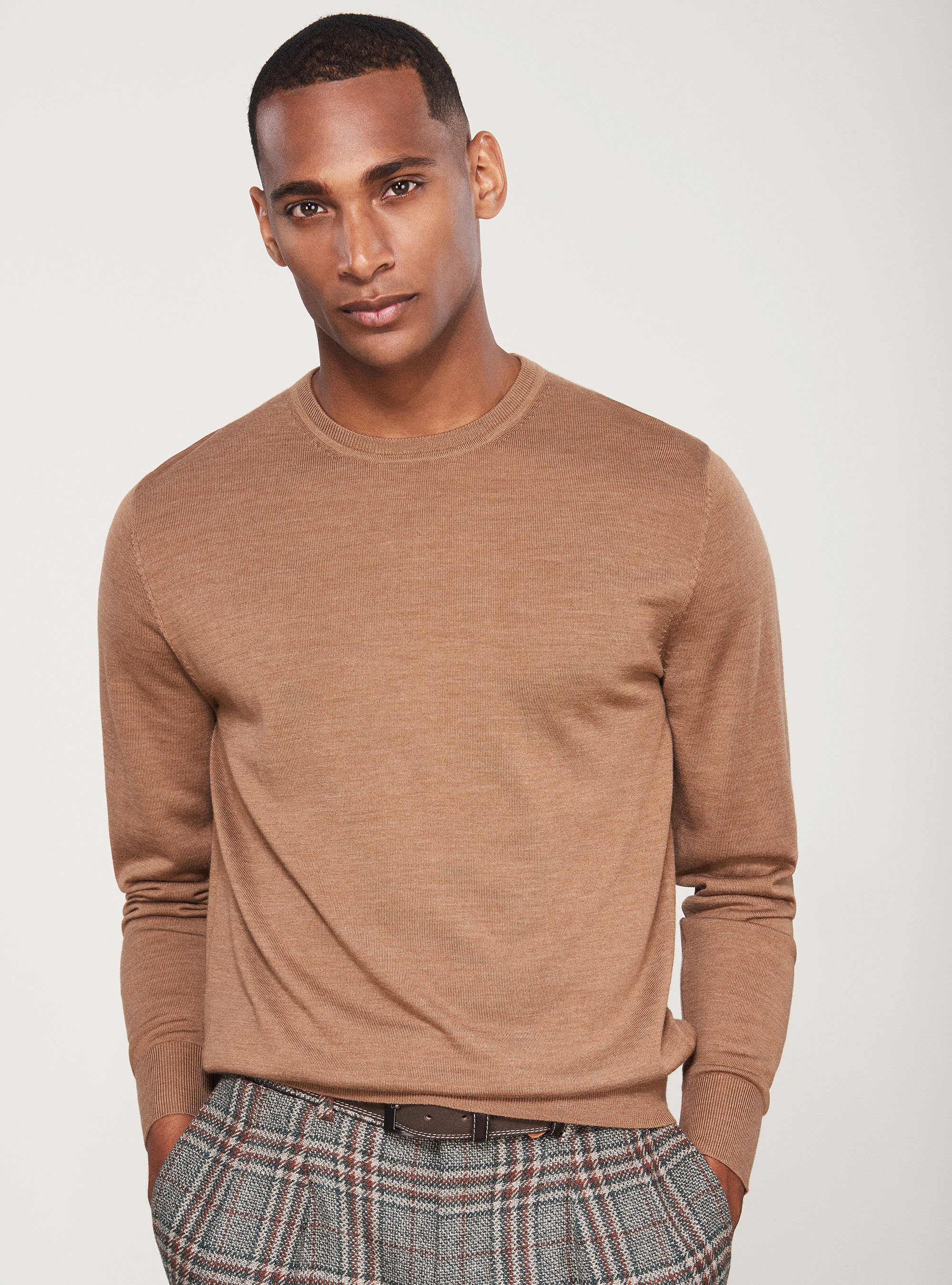 Maglia girocollo in pura lana merino extrafine, TORTORA 0542C