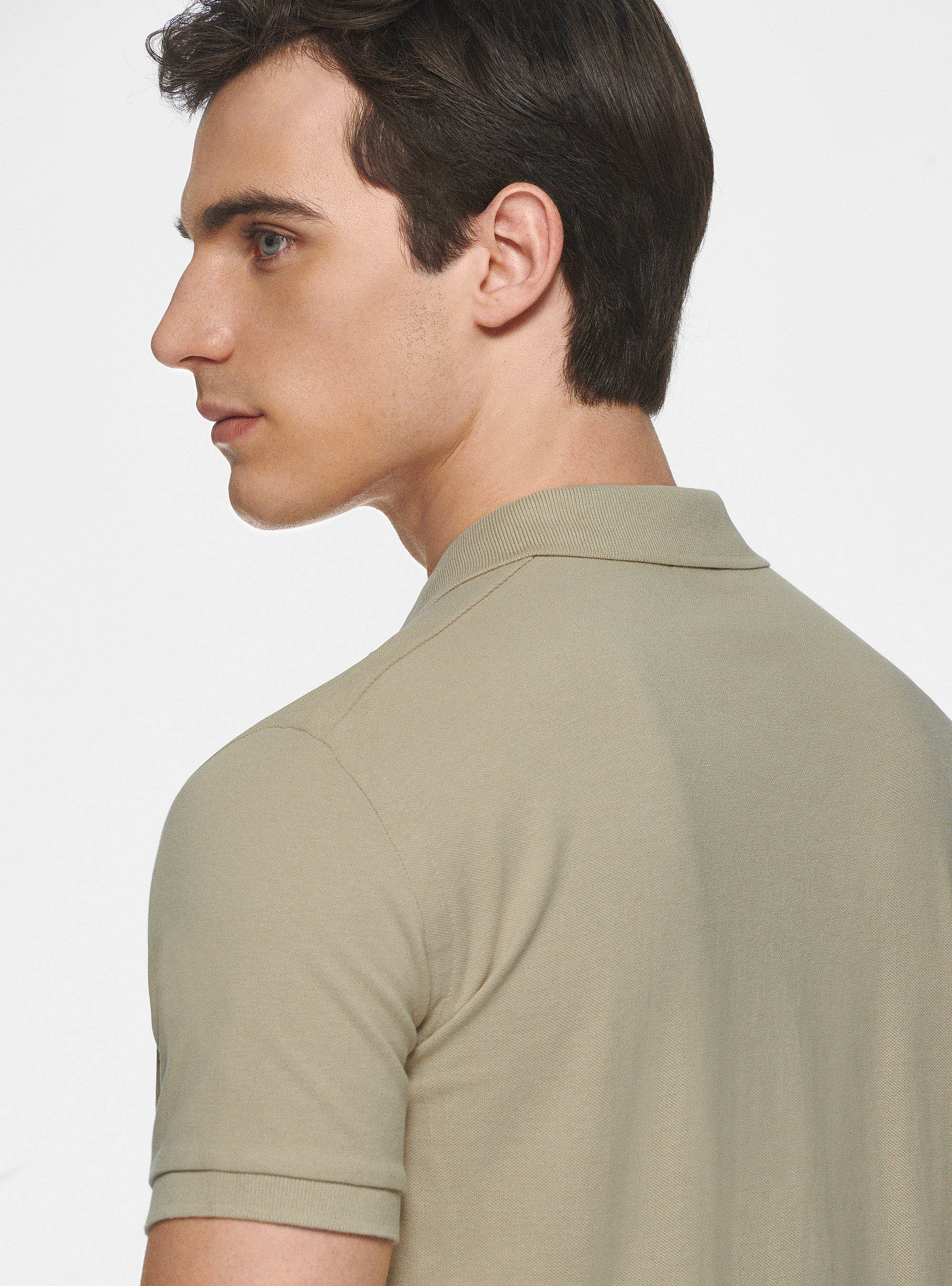 Polo cl&aacute;sico de piqu&eacute;, CRUDO