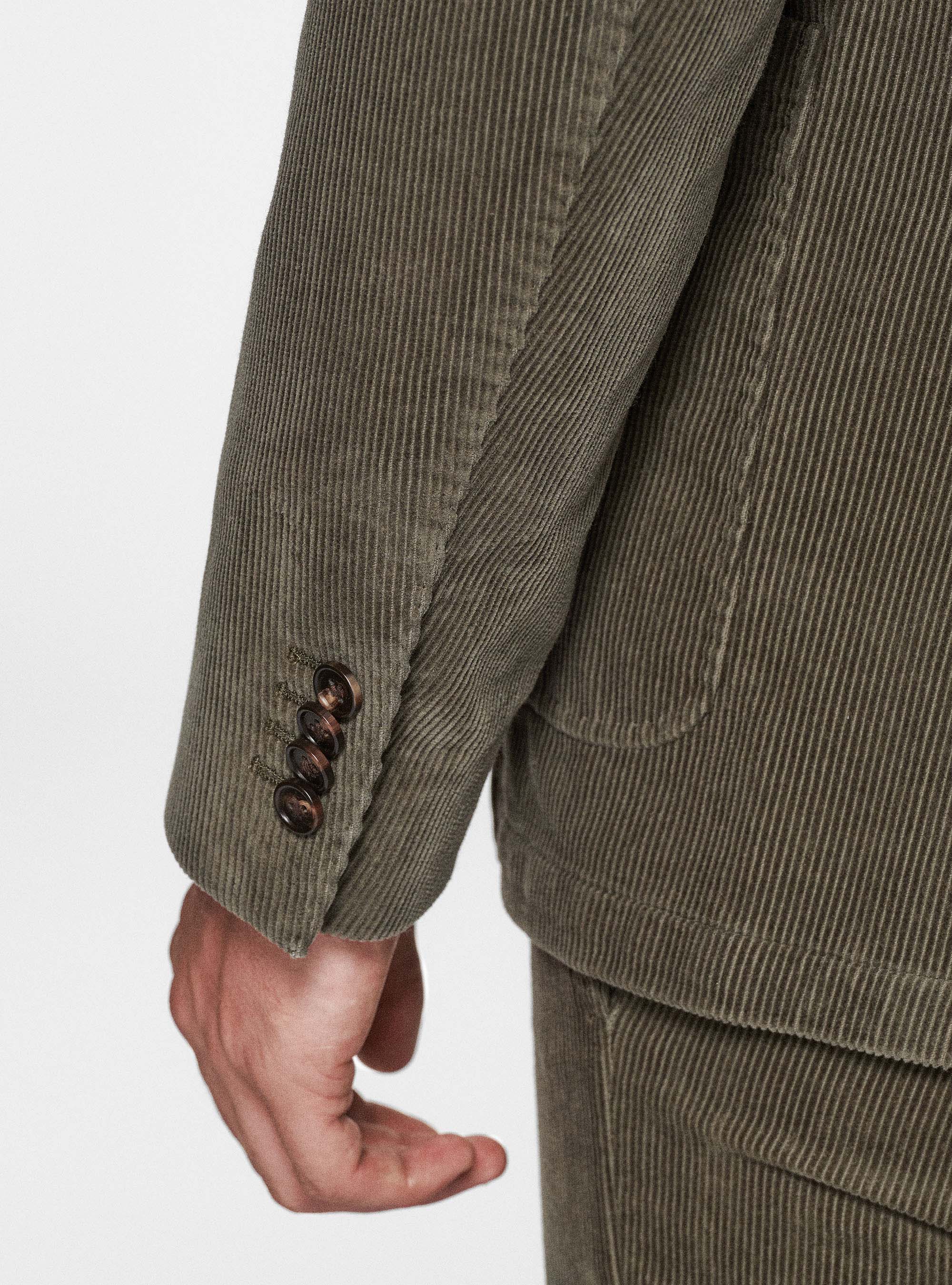 Americana de terciopelo, VERDE