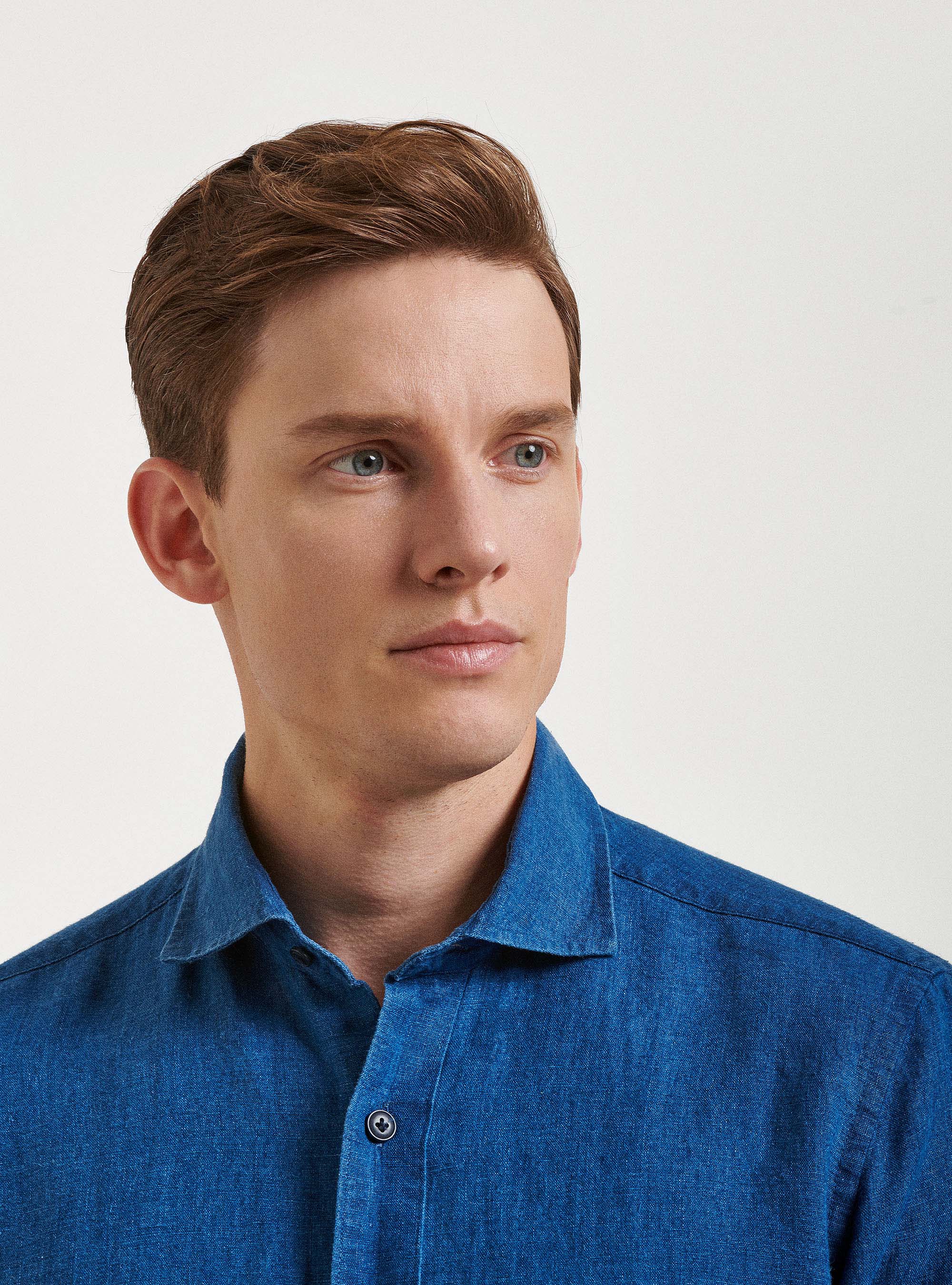Hemd mit halb-franz&ouml;sischem Kragen aus Leinen-Baumwolle, BLUE 0241C