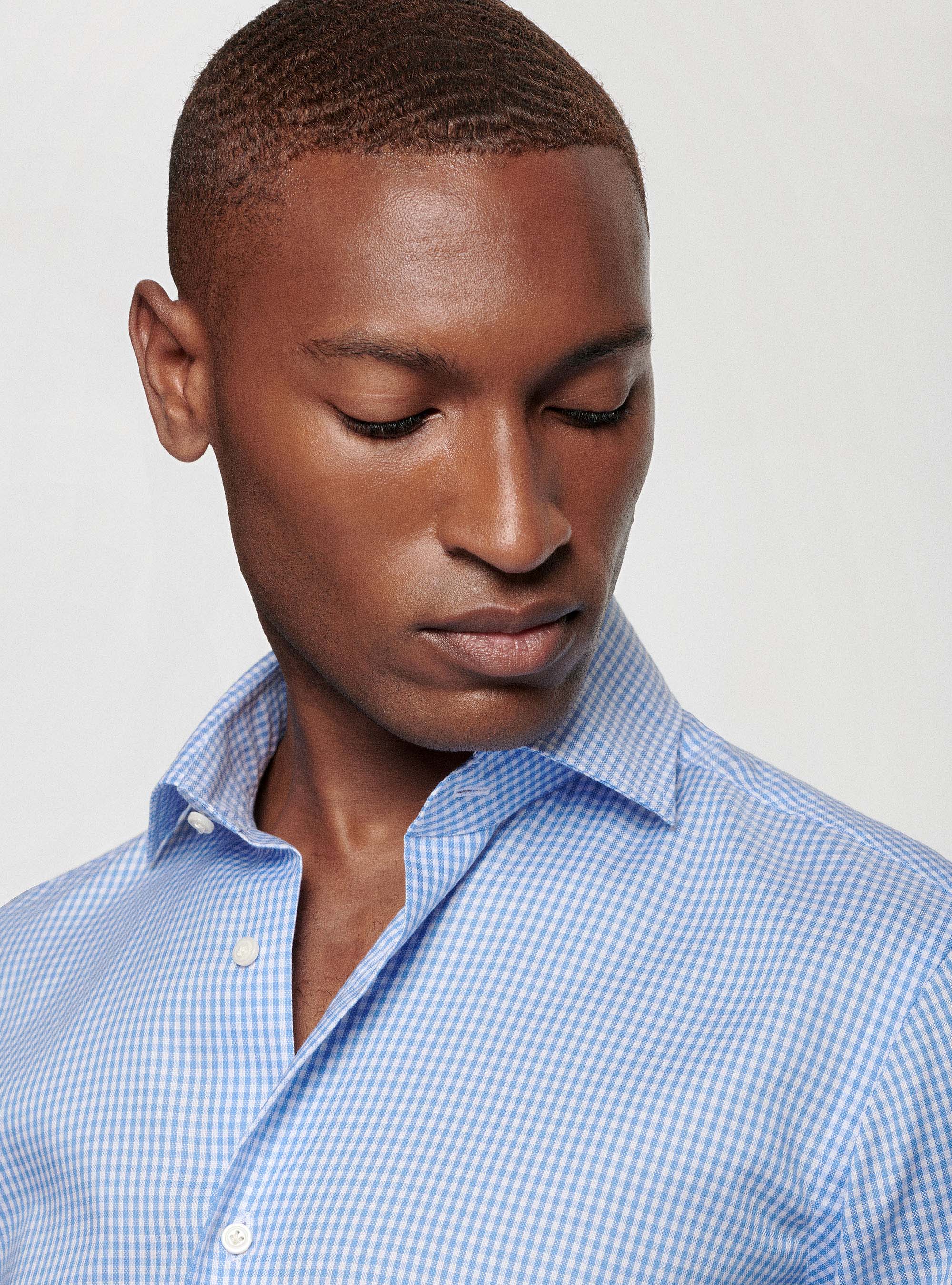 Camisa de cuello semifranc&eacute;s de algod&oacute;n, CELESTE