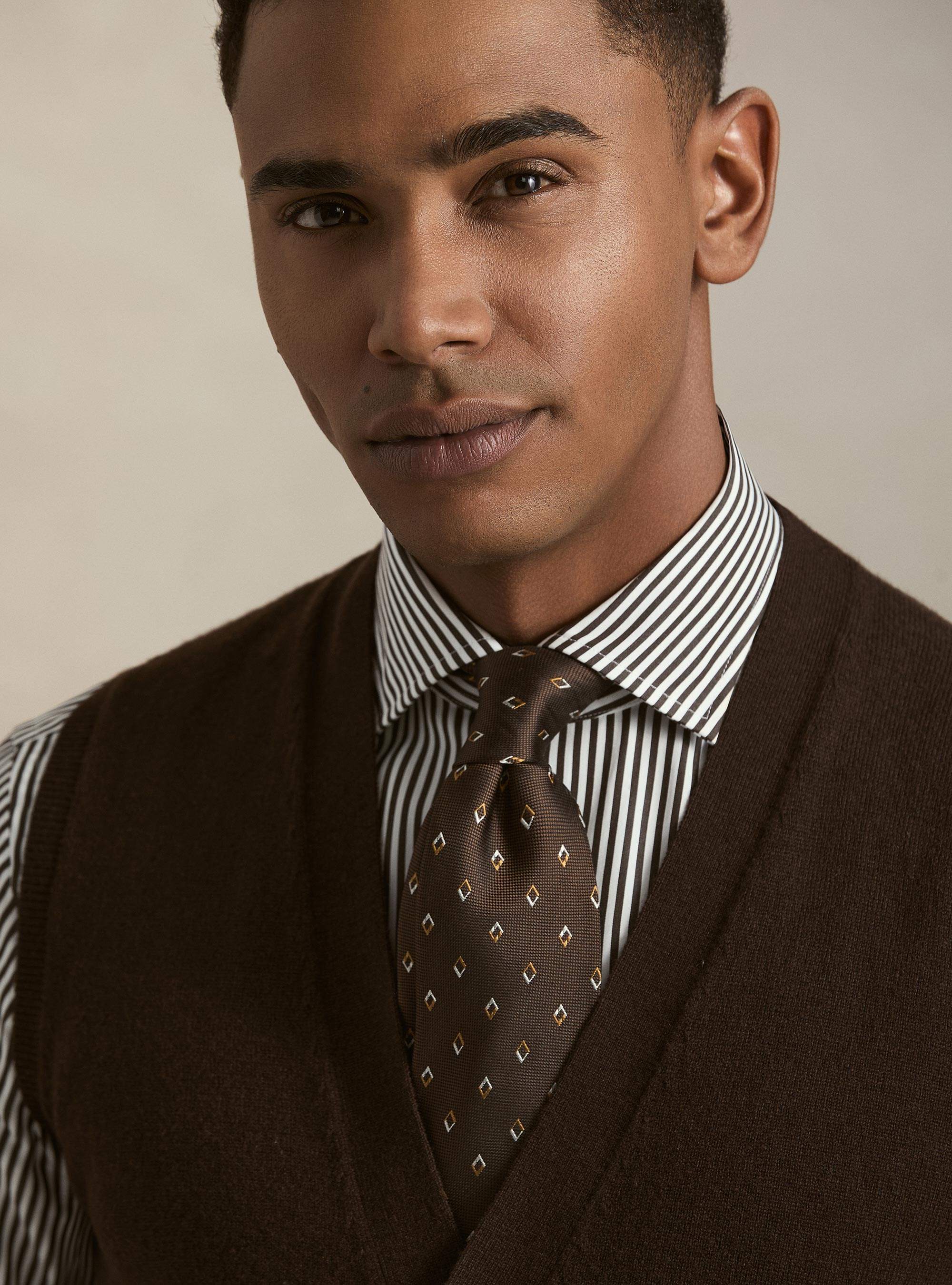 Lambswool and cashmere knit vest, BROWN