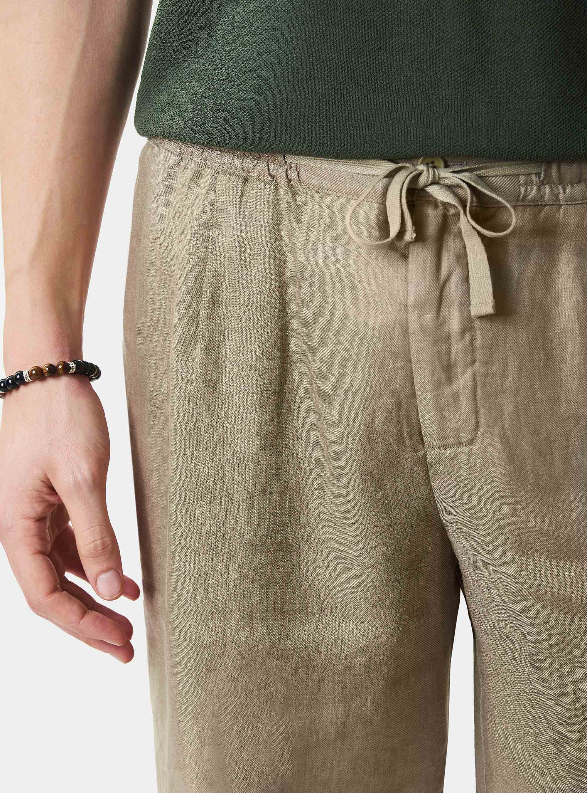 Linen Bermuda shorts with elastic and drawstrings, MUD