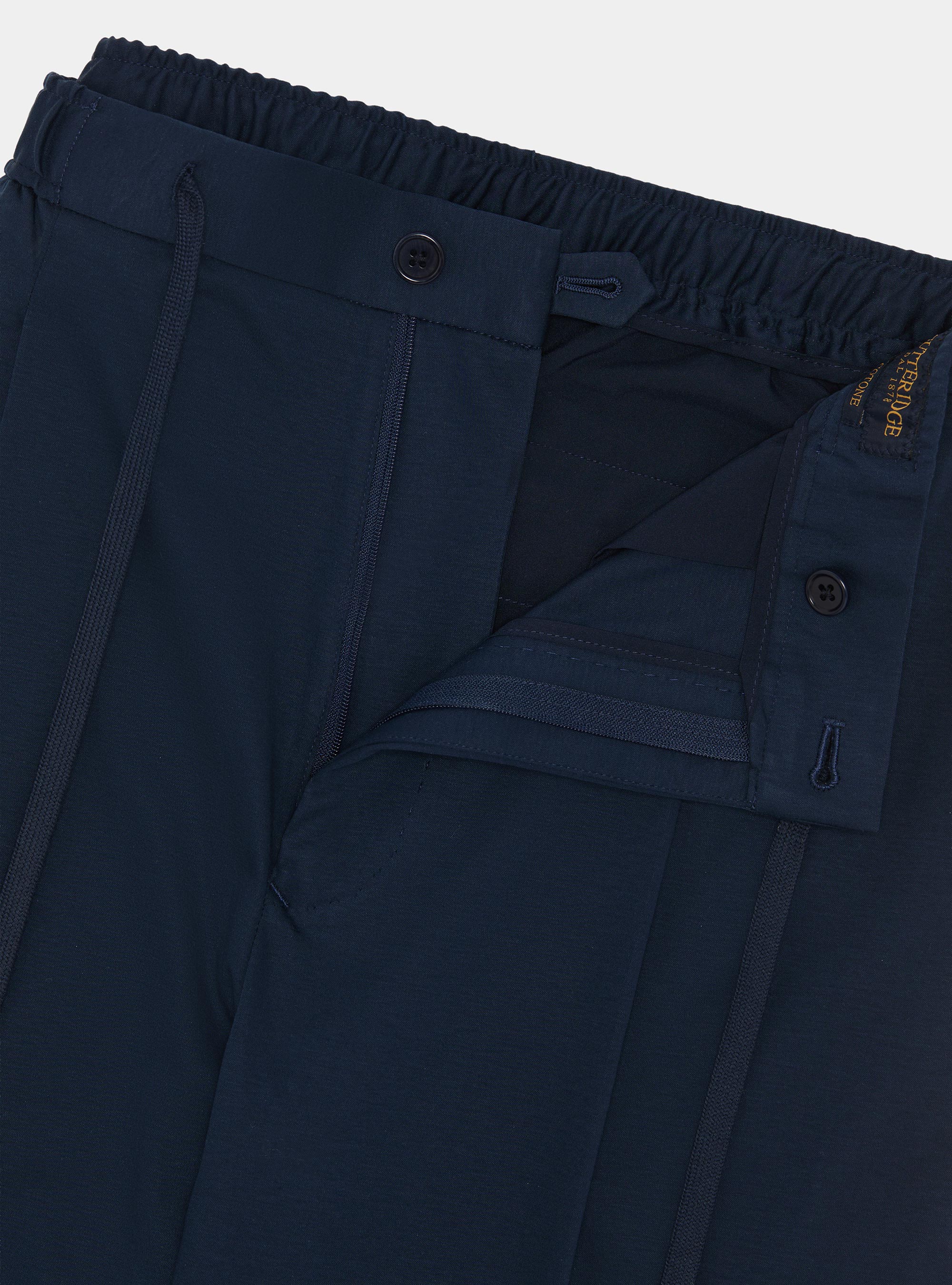 Pantalones con cord&oacute;n ajustable en jersey de algod&oacute;n t&eacute;cnico, AZUL MARINO