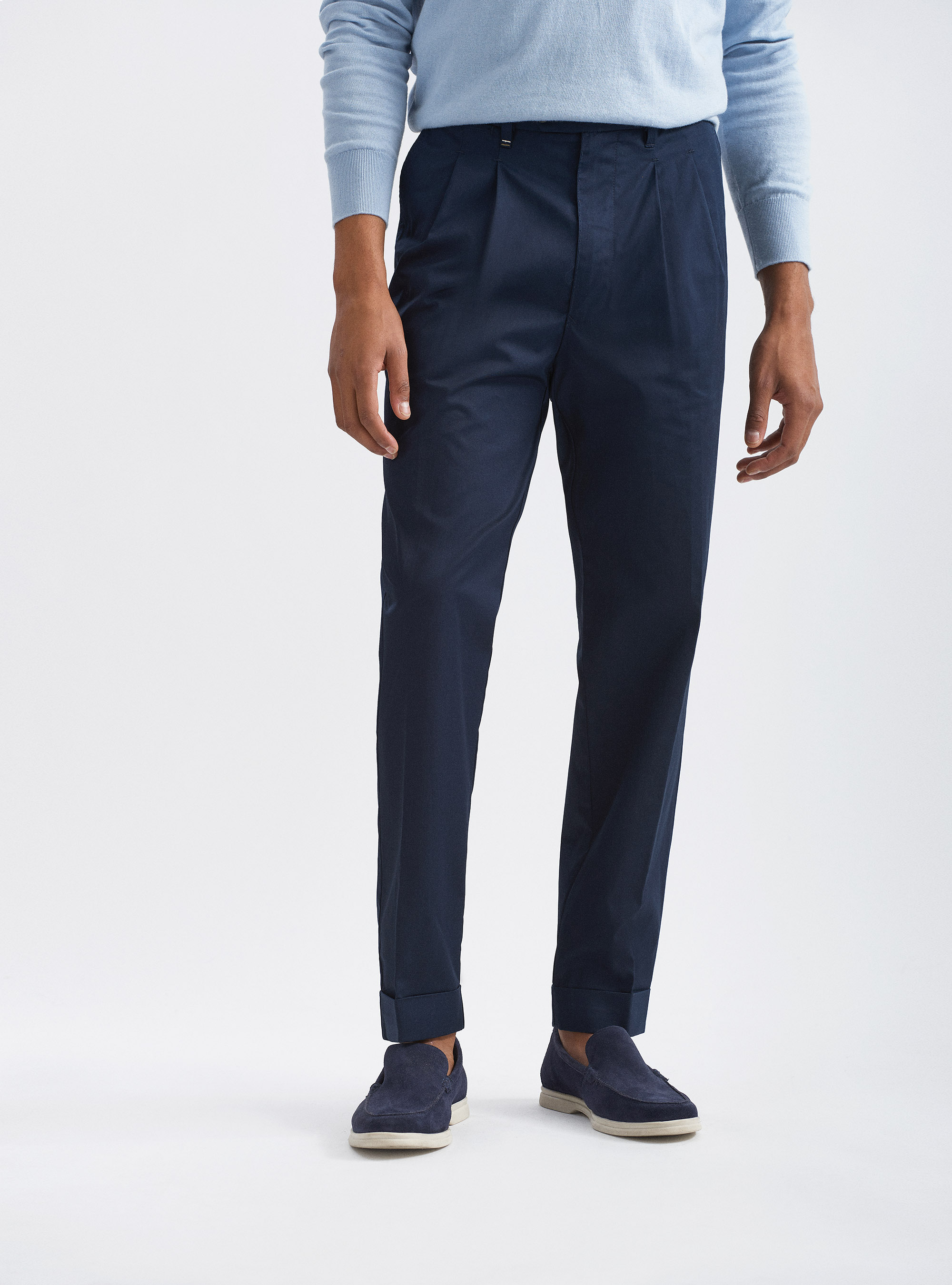Pantaloni con doppia pince in twill leggero, BLU NAVY