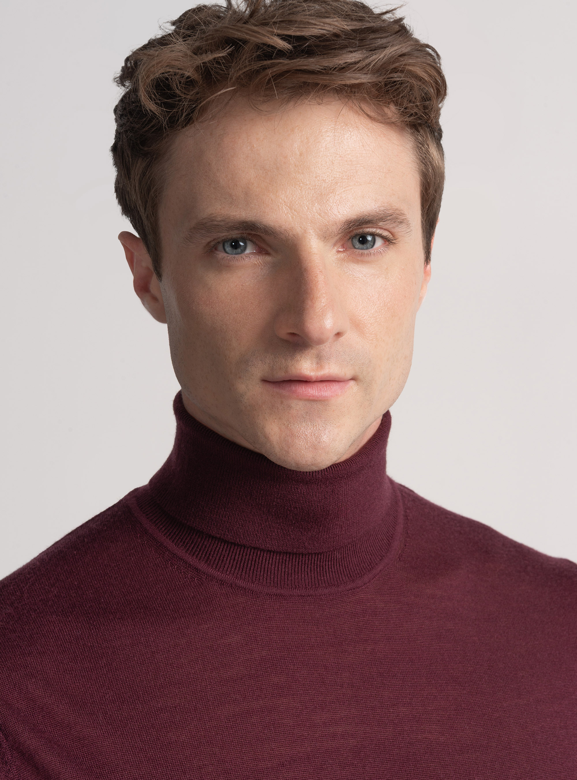 Dolcevita in pura lana merino extrafine, BORDEAUX