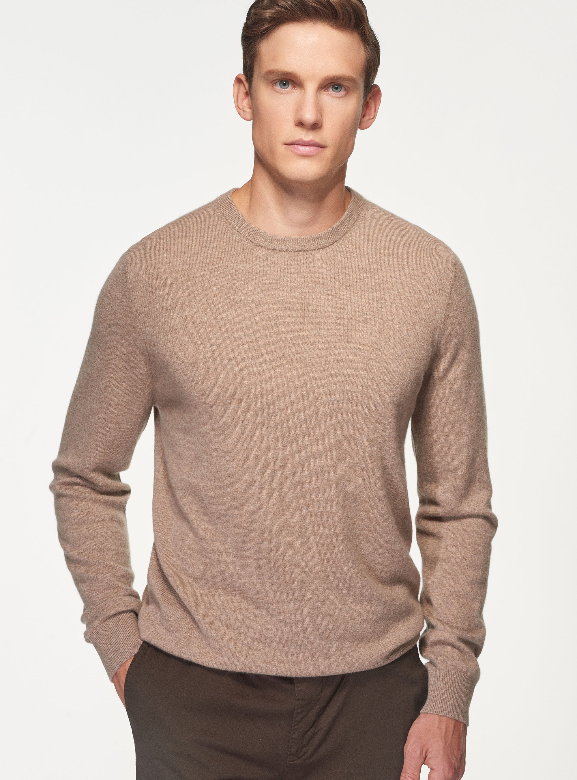 Pull &agrave; col ras du cou en pur cachemire, &Atilde; CRU