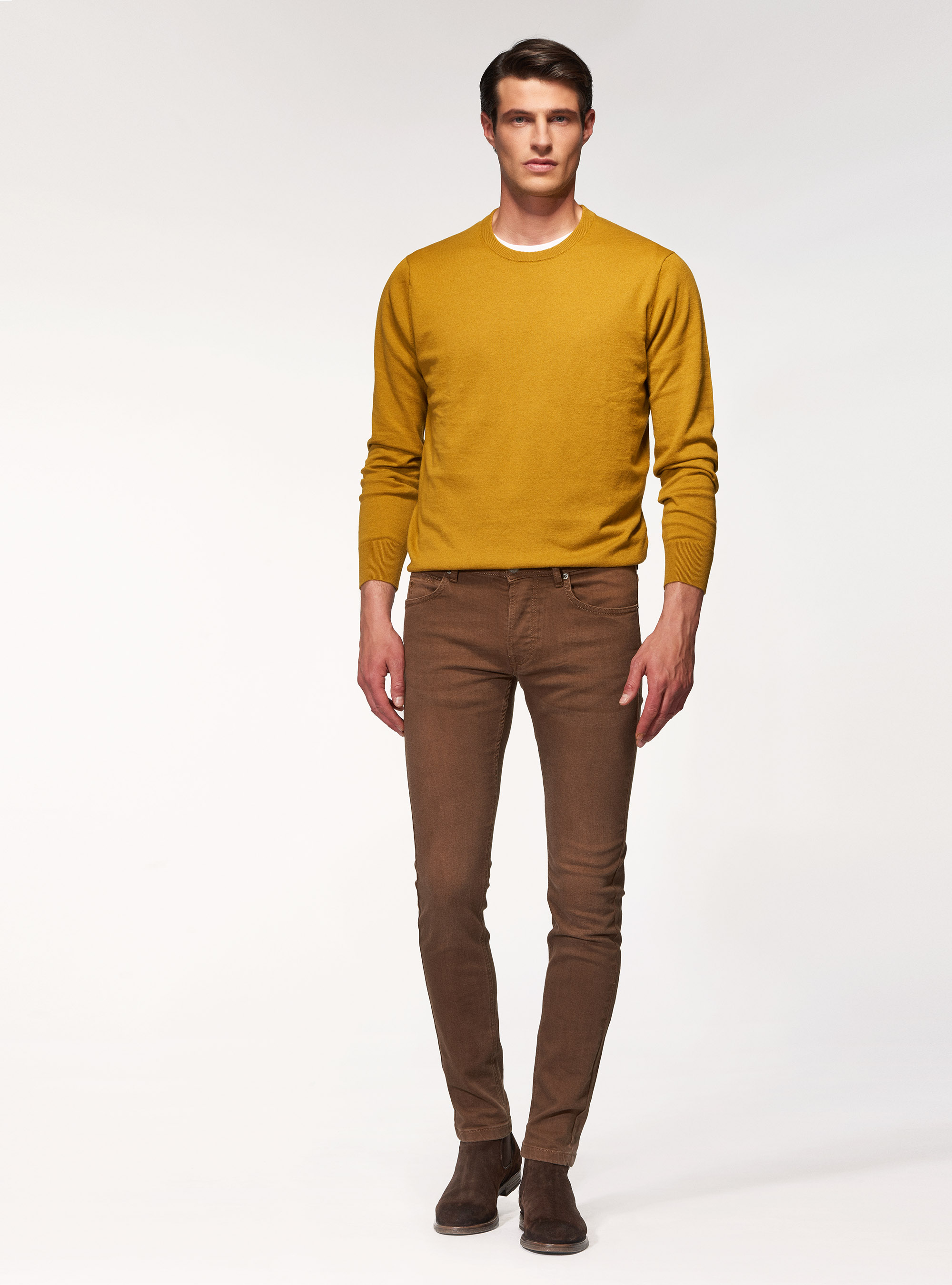 Jeans tailor fit colorati, MARRONE