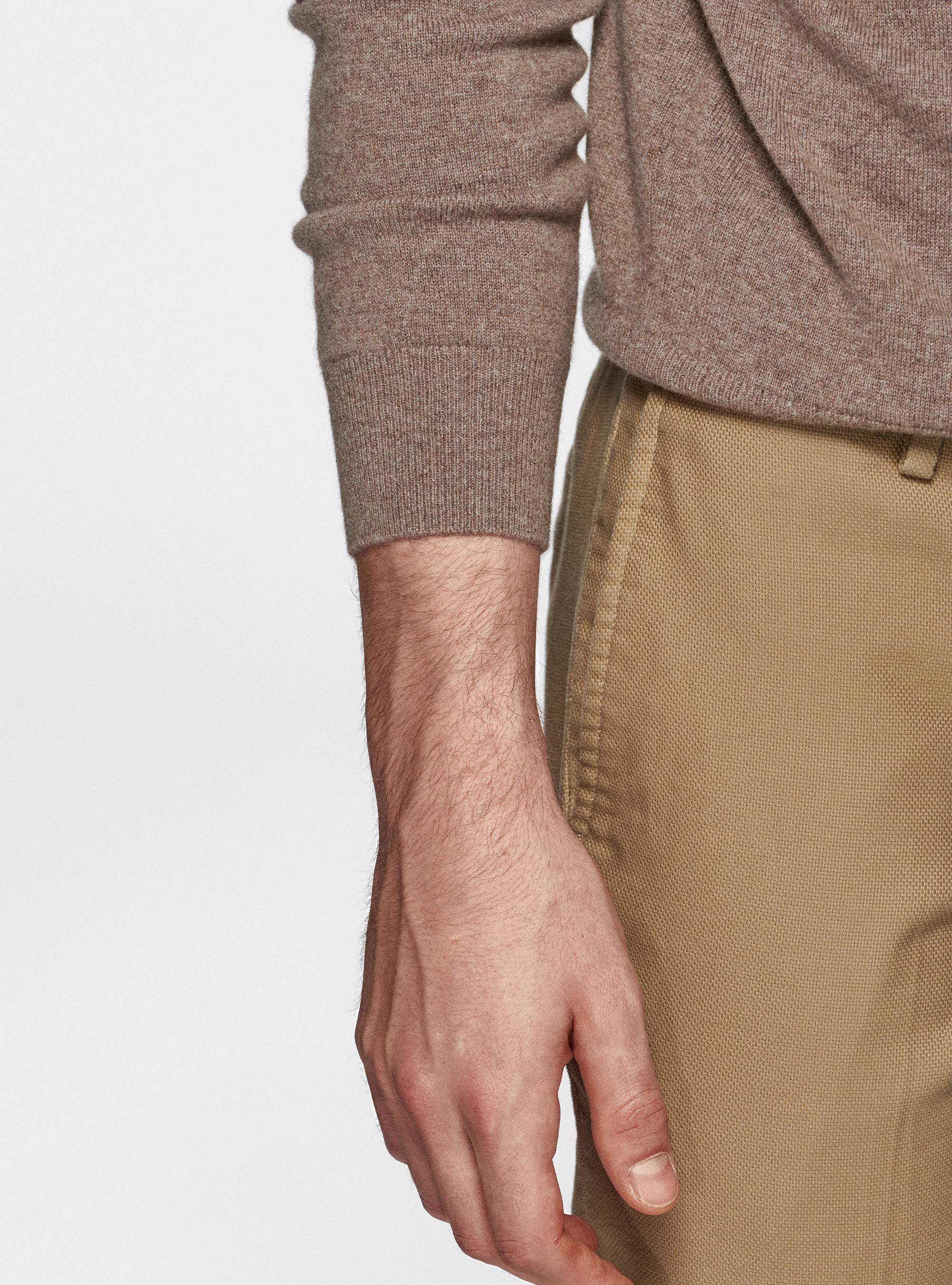 Punto de cachemira con cuello redondo, BARRO