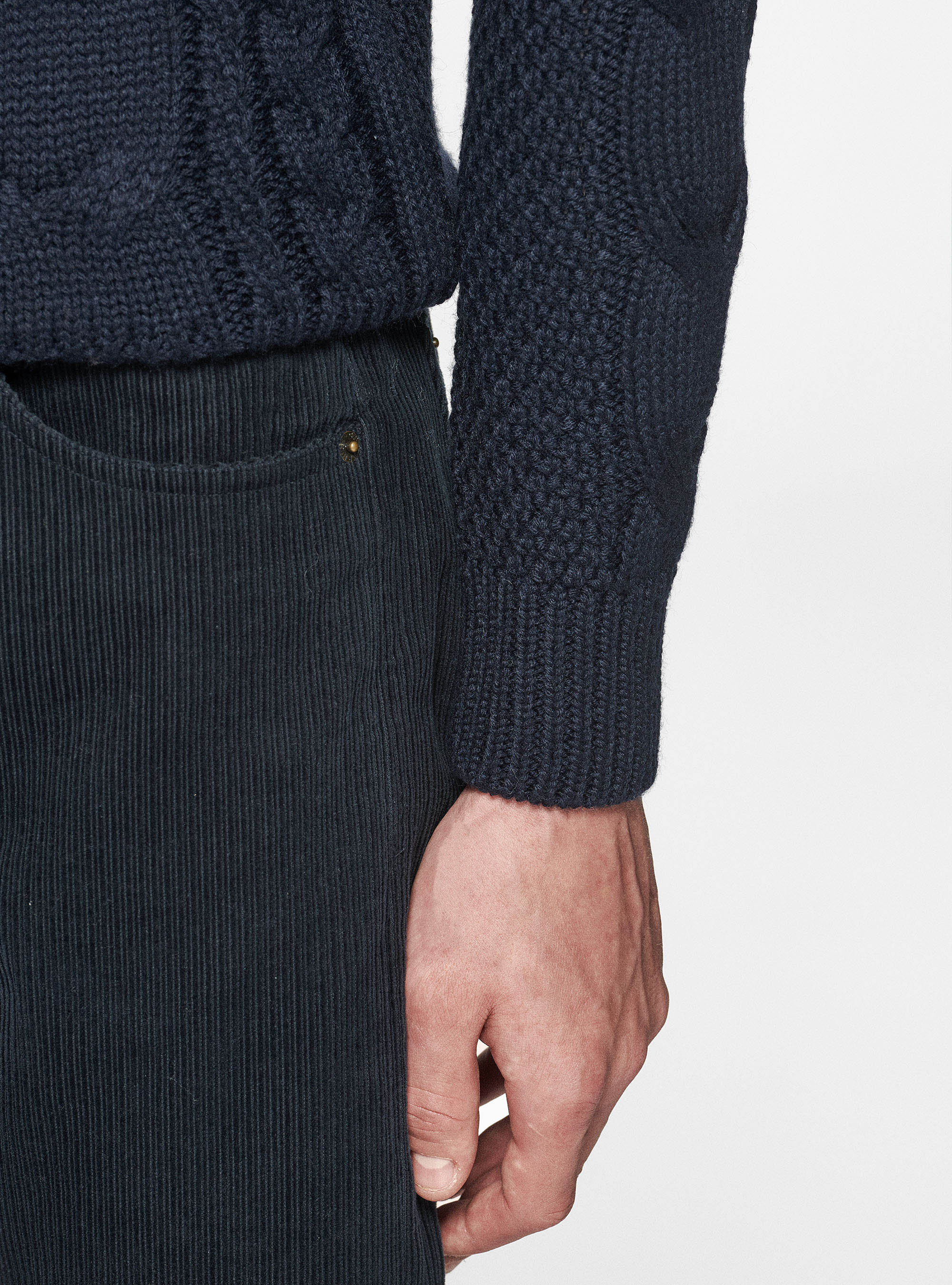 Maglia collo alto in misto lana con treccia, BLU NAVY