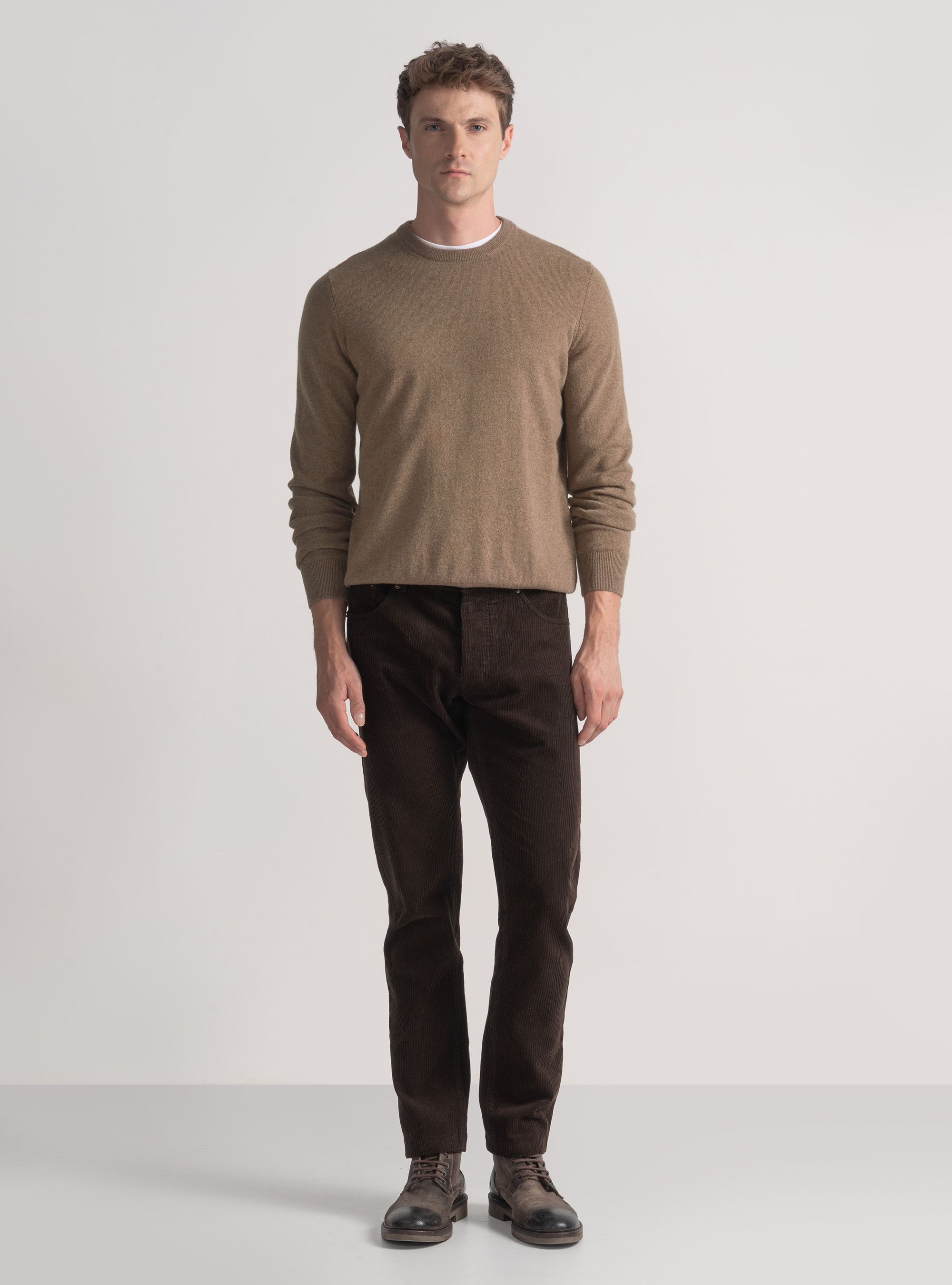 Tricot à col ras du cou en cachemire, BOUE