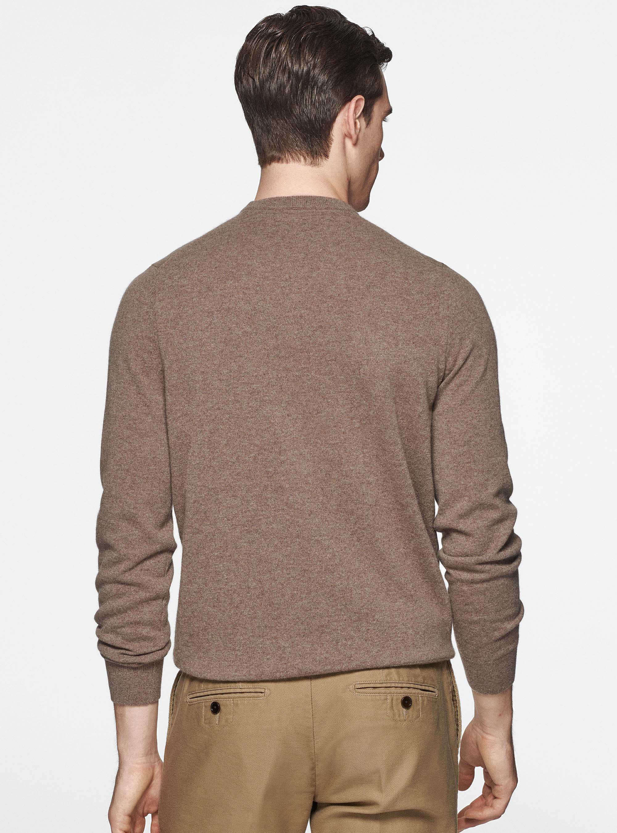 Punto de cachemira con cuello redondo, BARRO