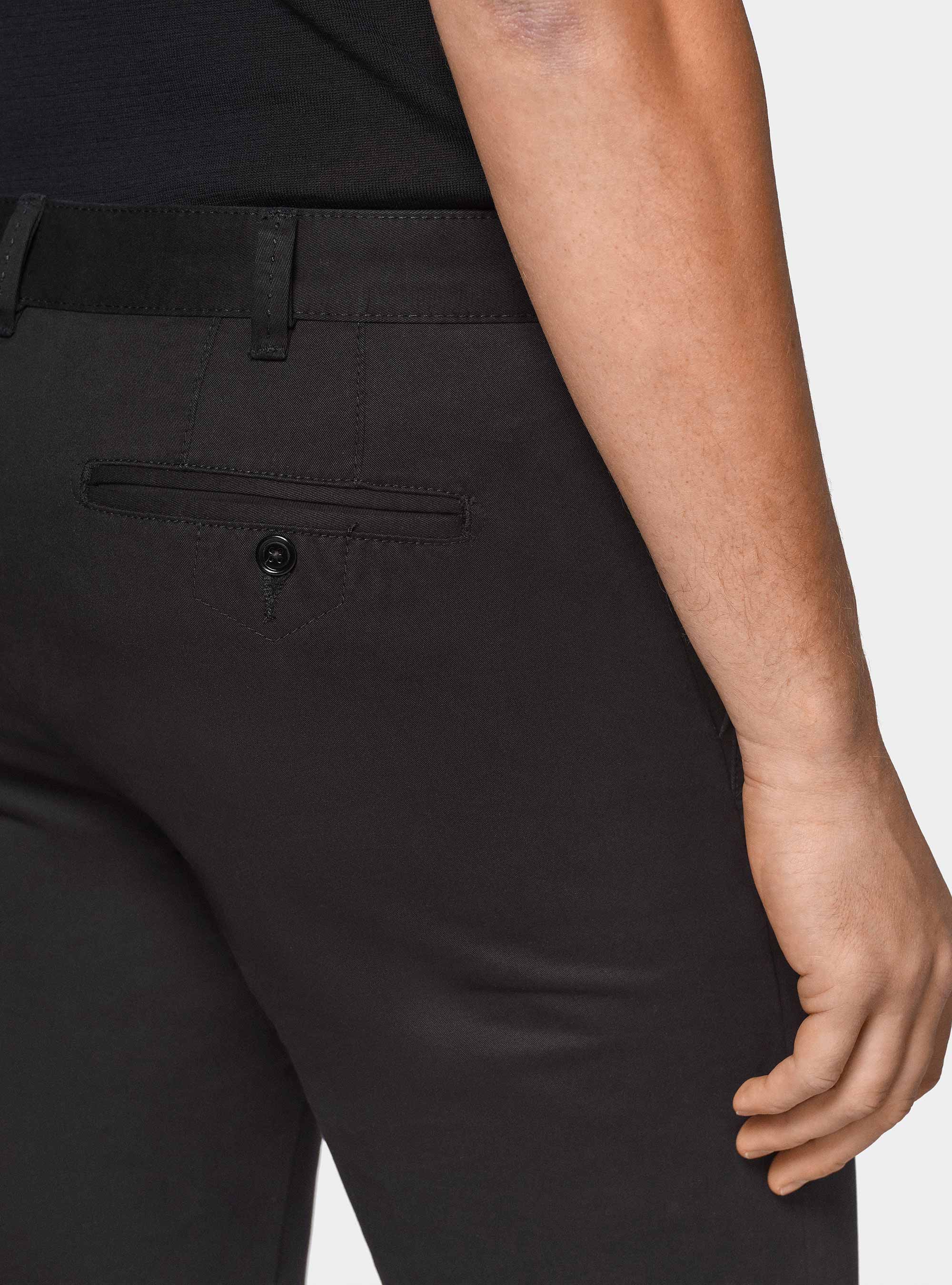 Pantaloni chino slim fit in cotone twill, NERO