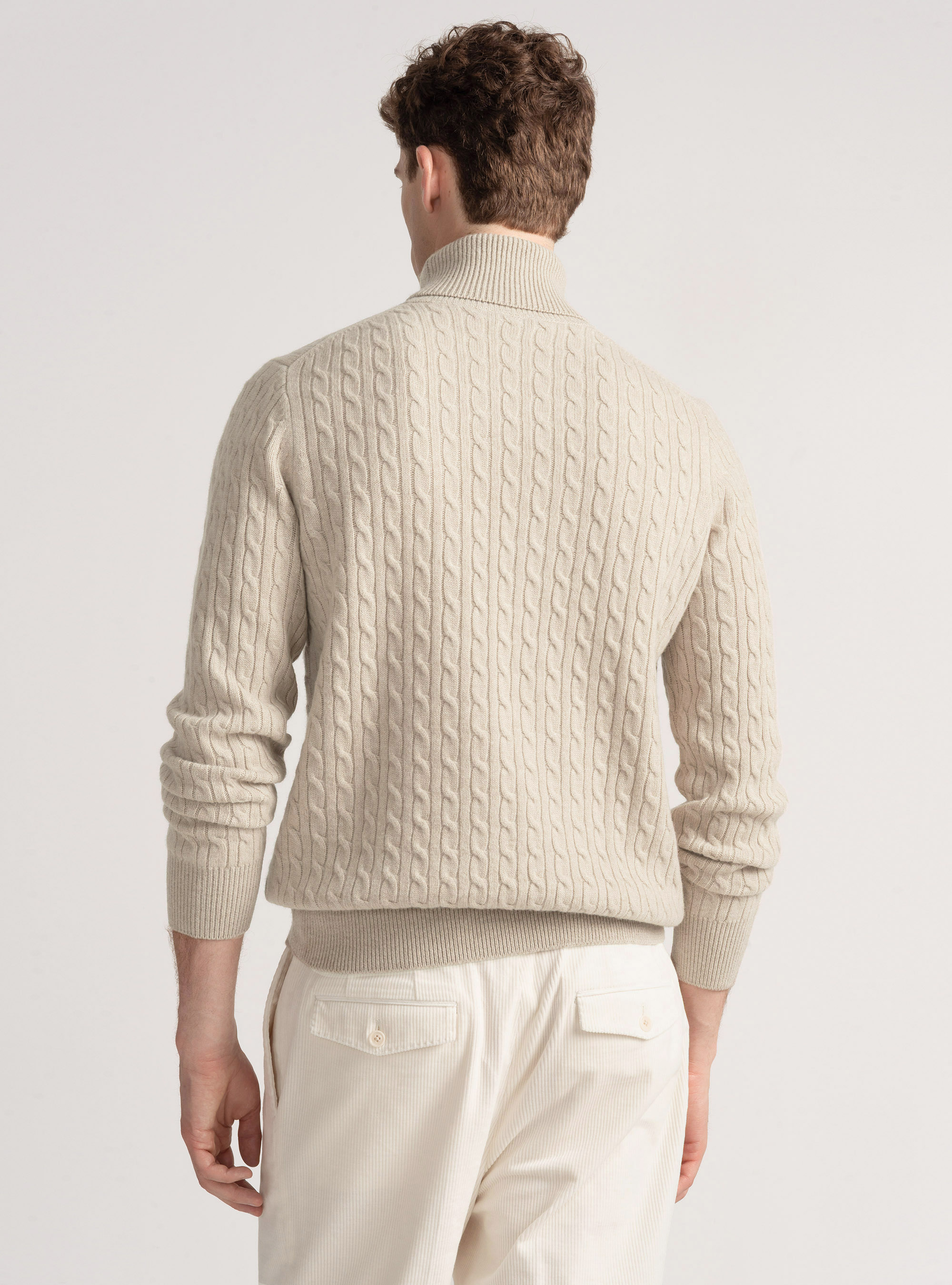 Tricot de laine de cachemire à col montant, Ã CRU