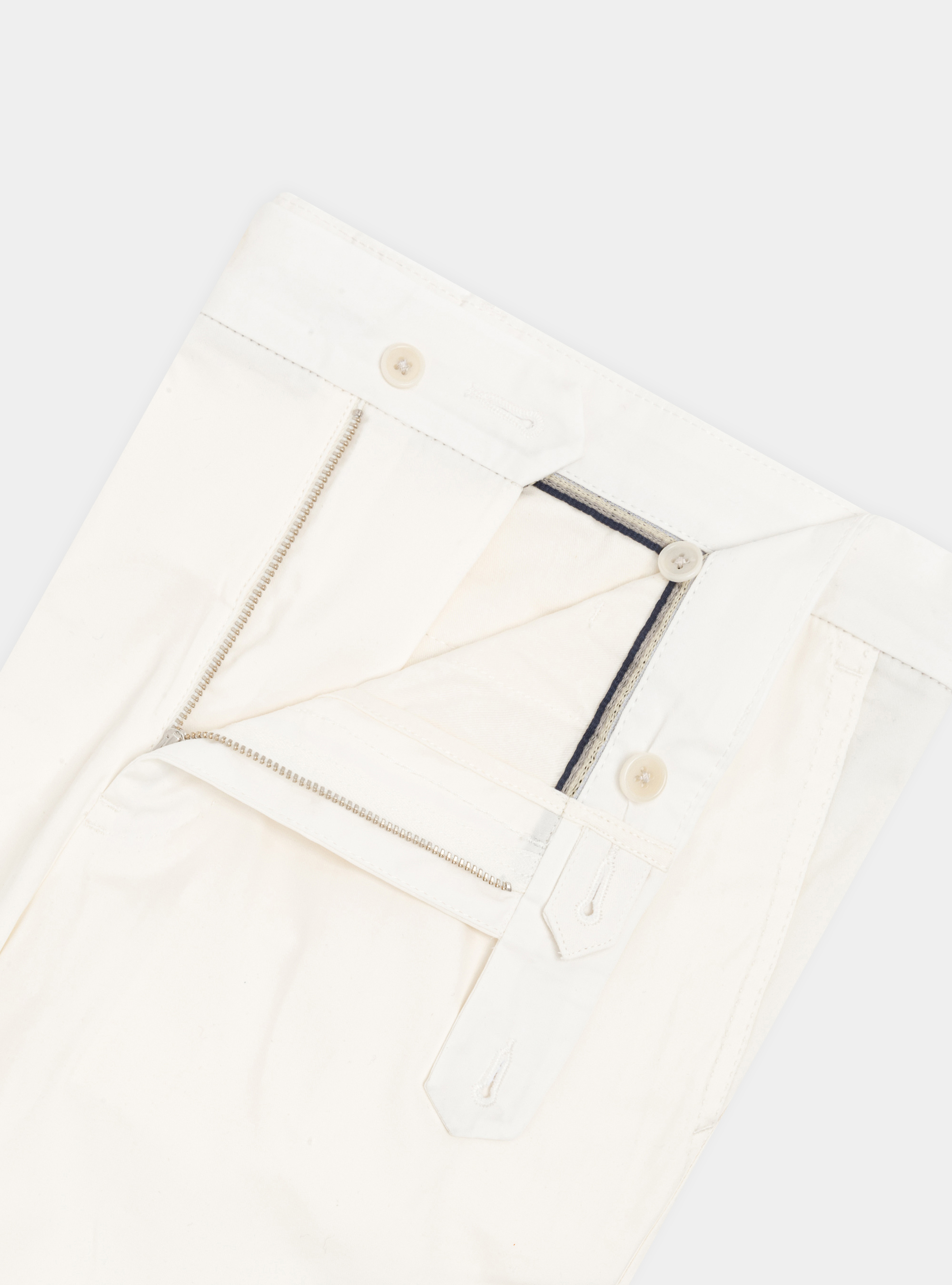 Bermuda in twill leggero, BIANCO