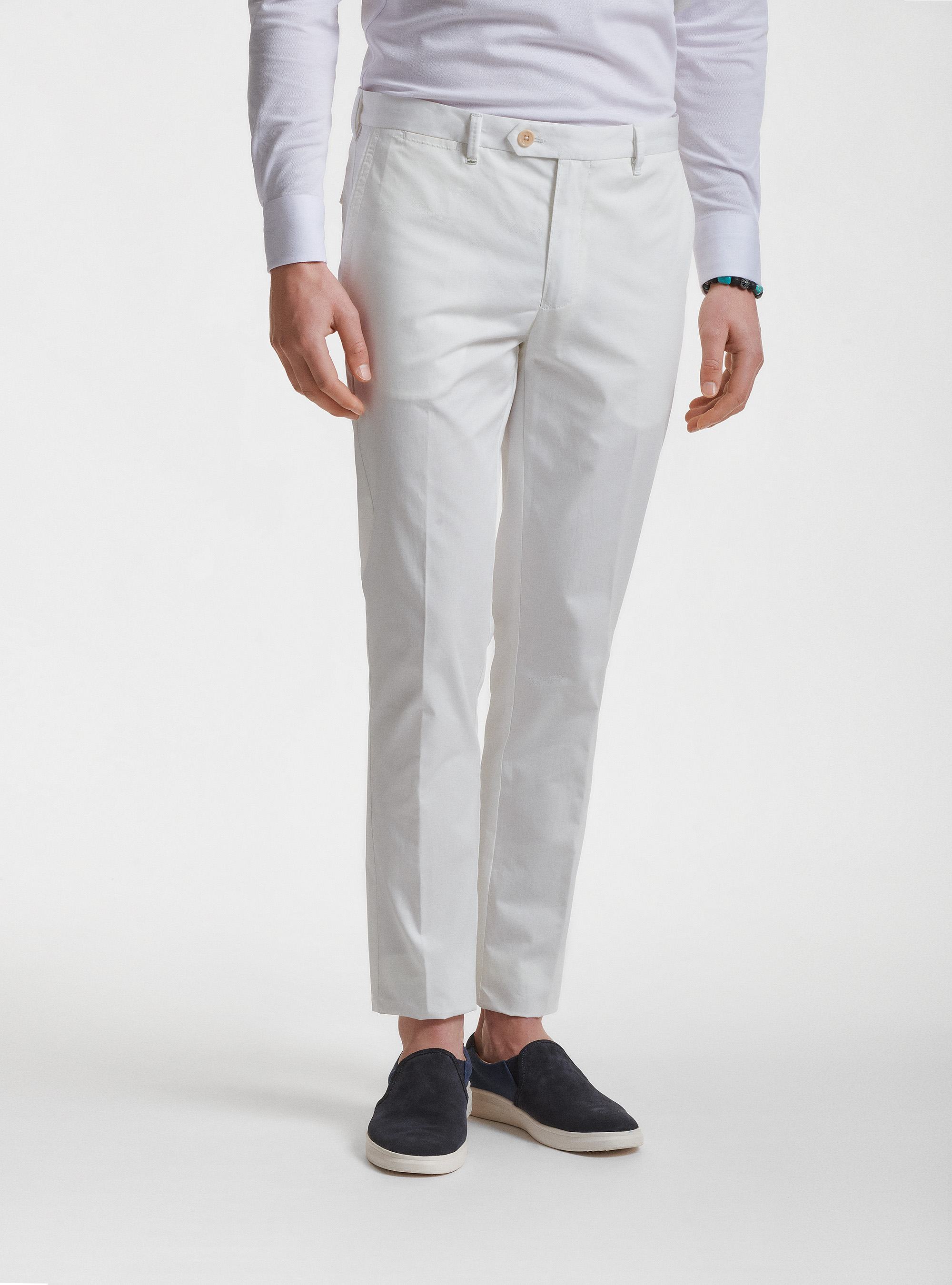Pantaloni slim fit in twill leggero, BIANCO