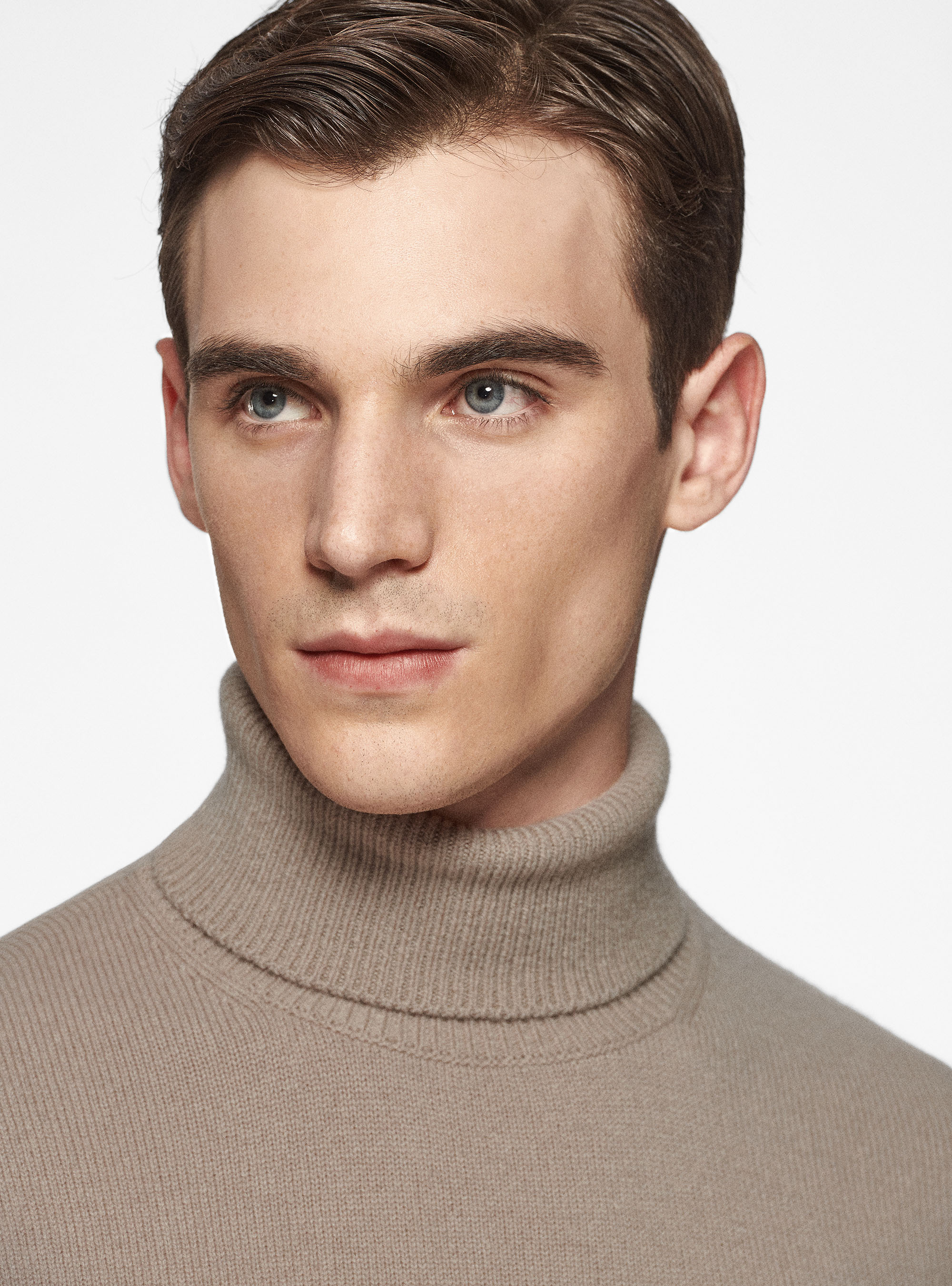 Maglia collo alto in lana merino, SABBIA