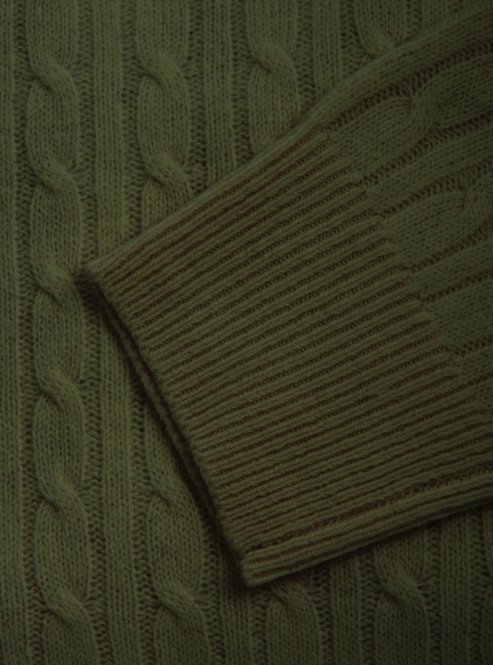 Maglia girocollo in lana lambswool e cashmere con trecce, OLIVA