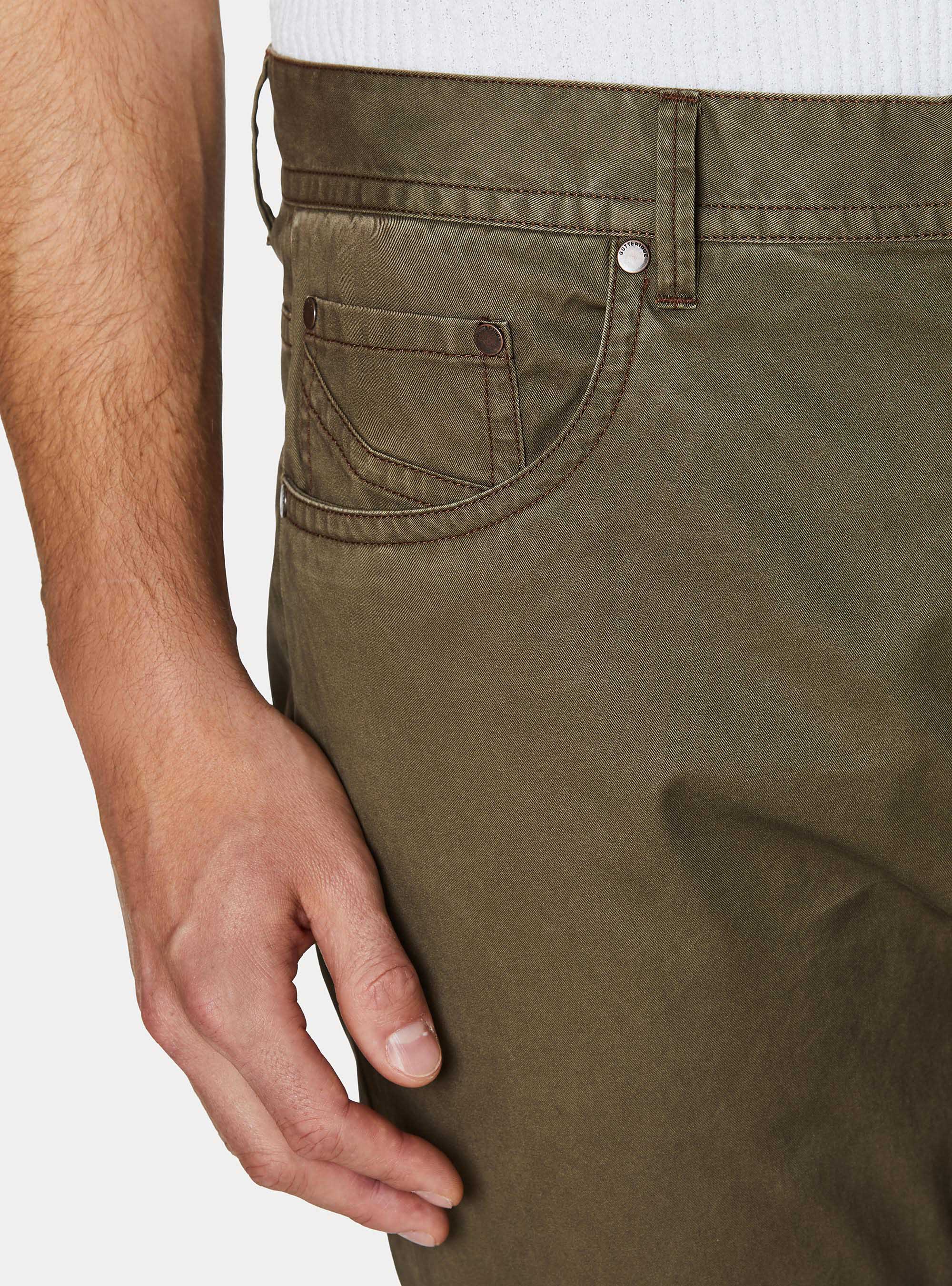 Pantaloni slim fit in cotone lavato, OLIVA