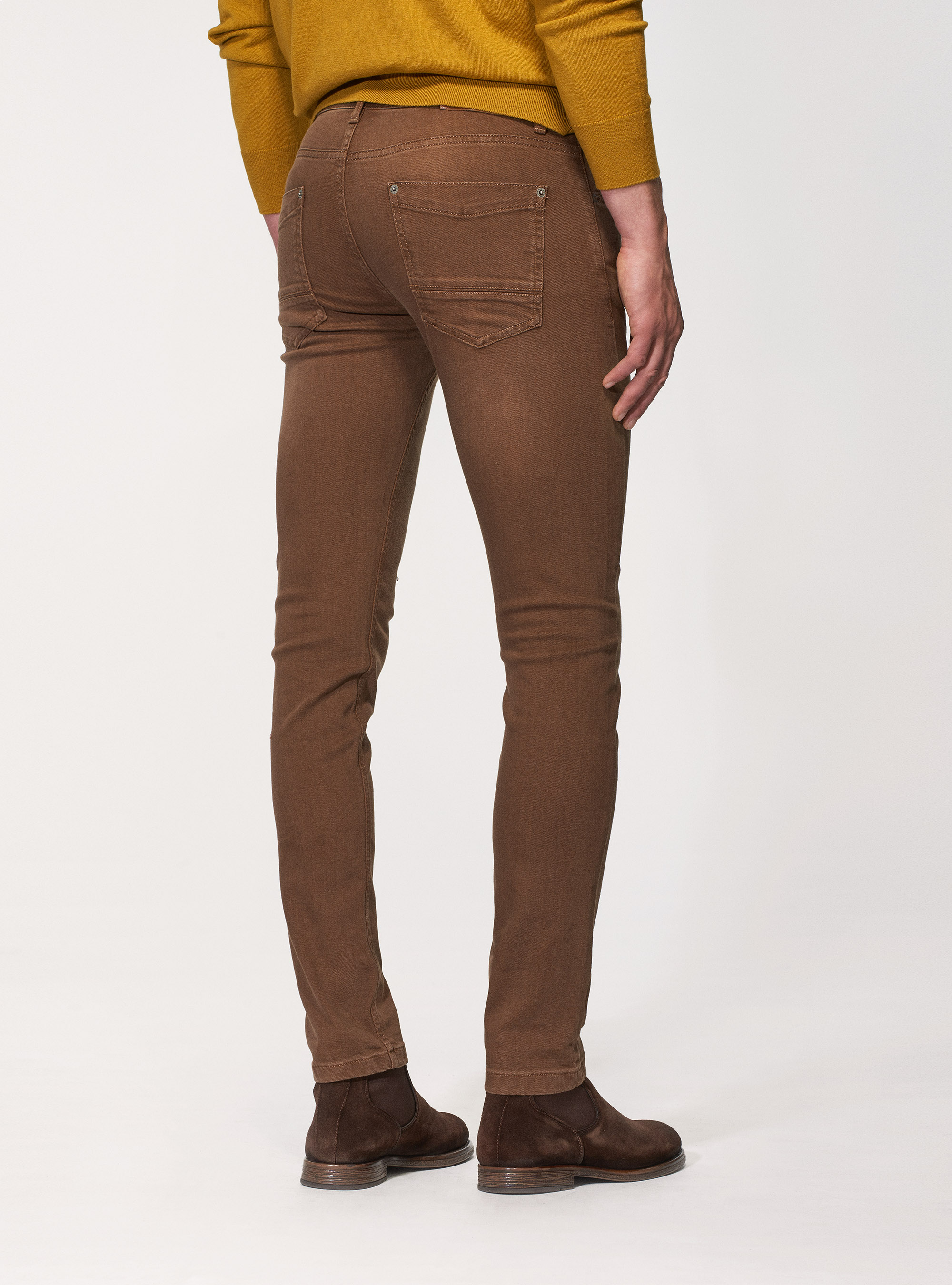 Jeans tailor fit colorati, MARRONE