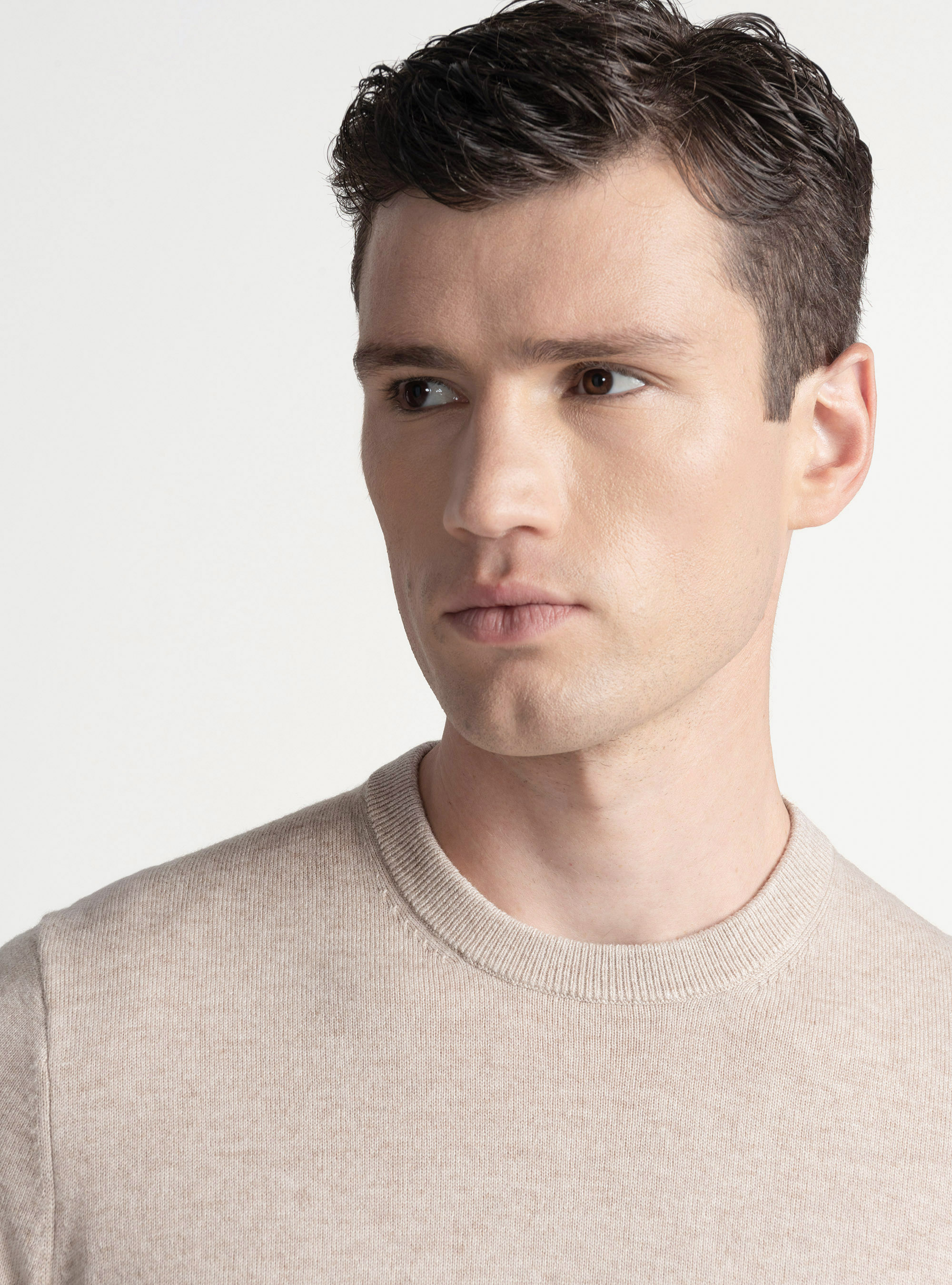 Tricot à col ras du cou en laine mélangée, Ã CRU