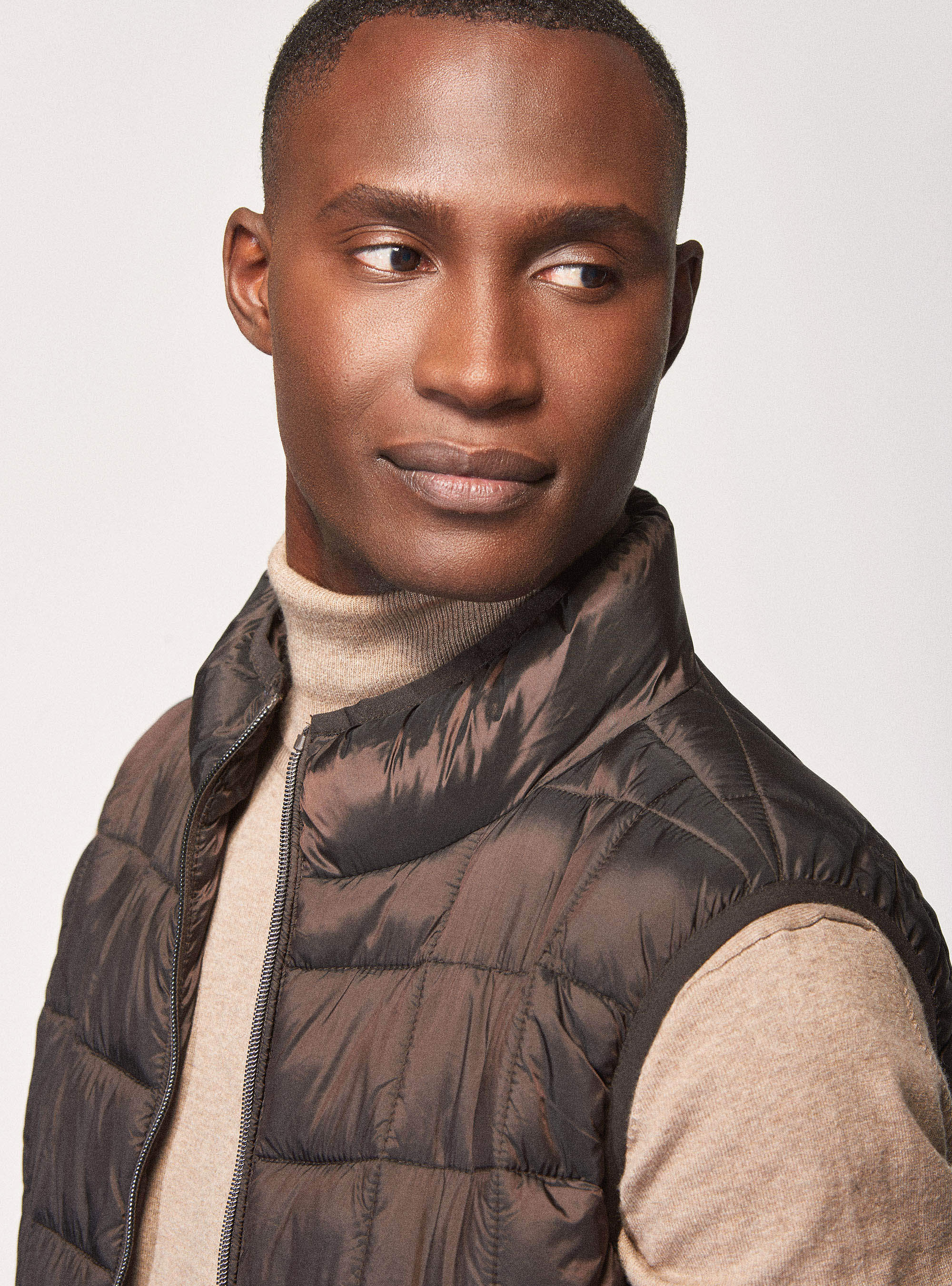 Smanicato trapuntato con imbottitura riciclata, MARRONE