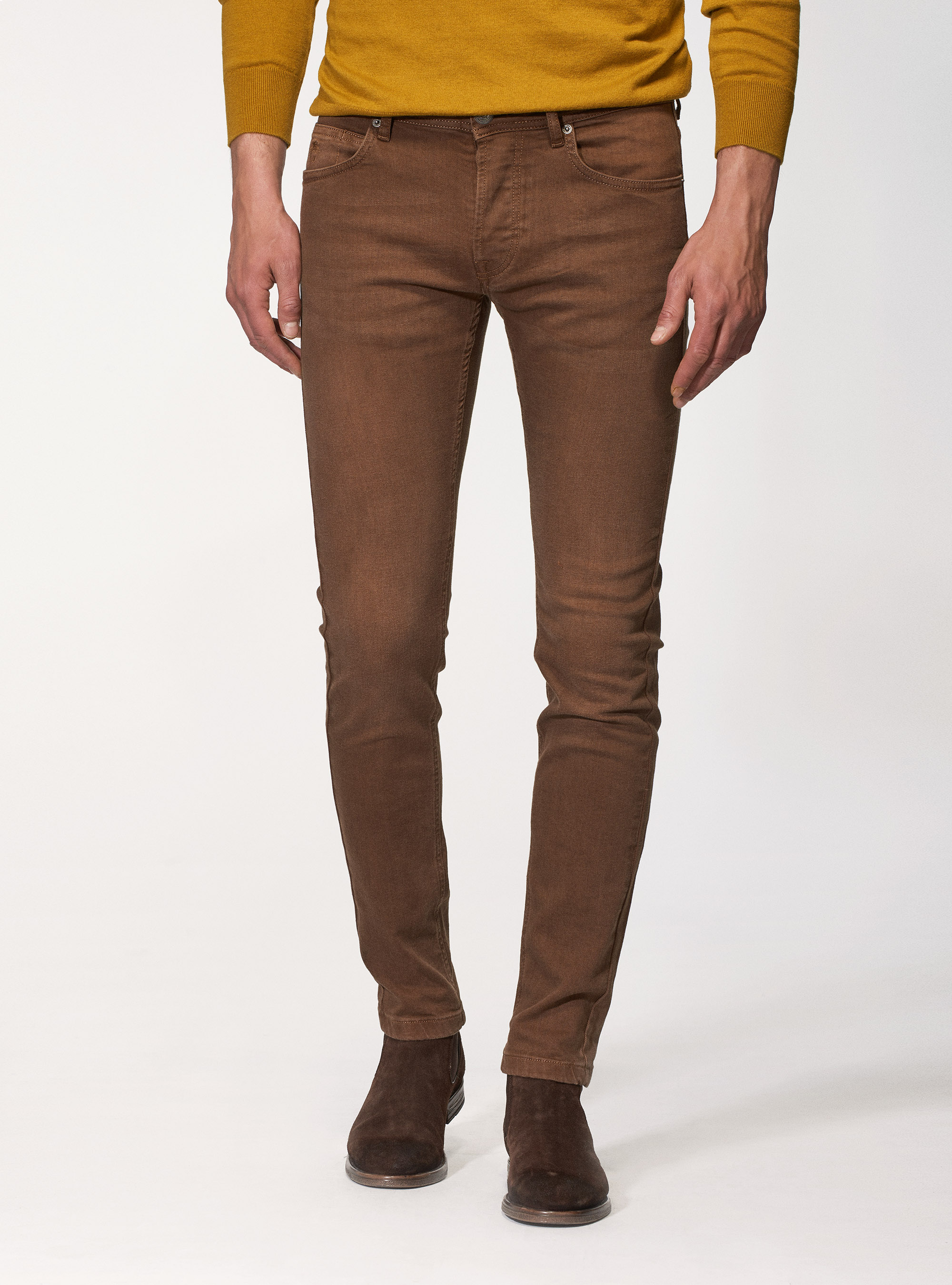 Jeans tailor fit colorati, MARRONE