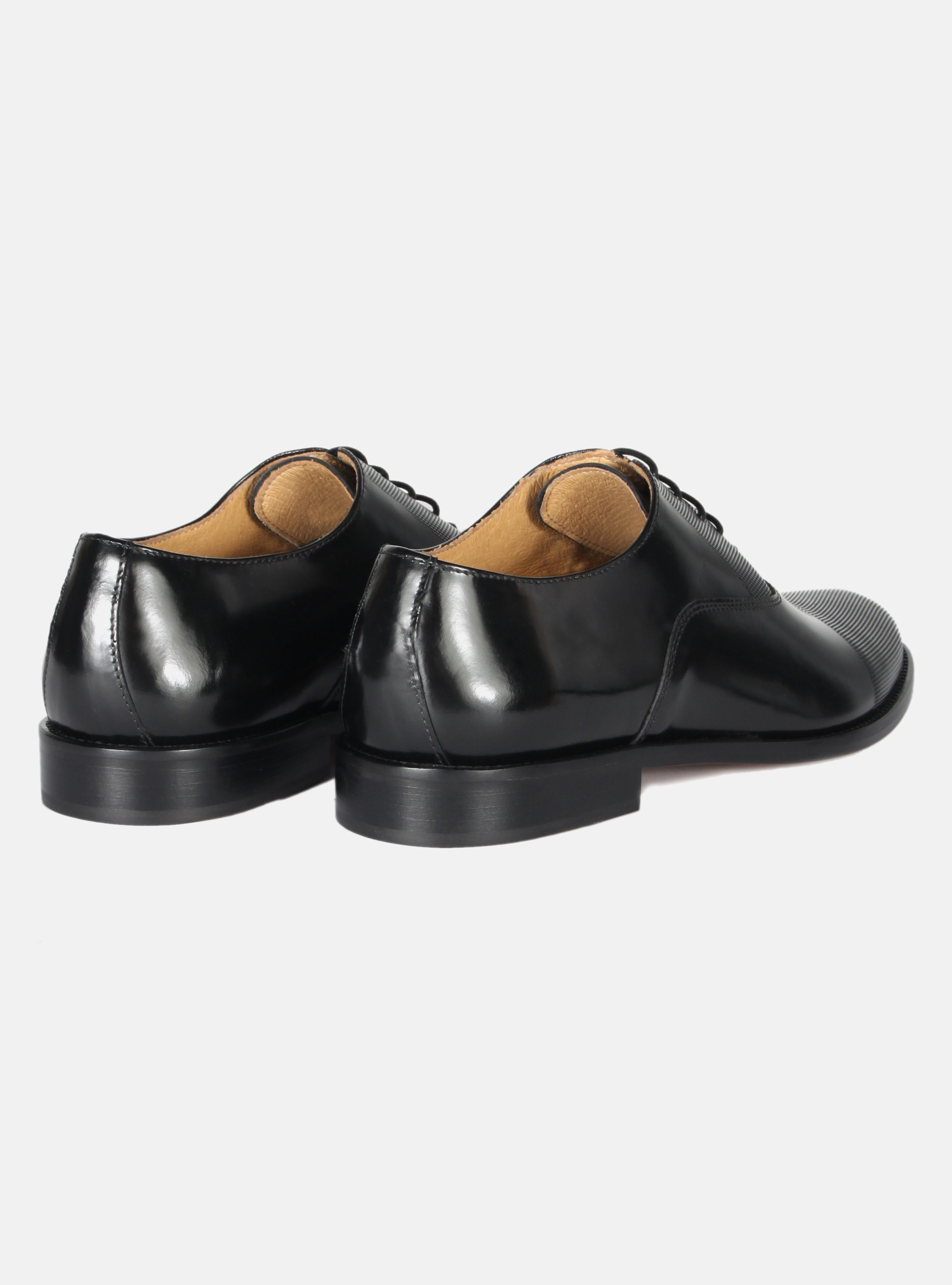 Stringata in pelle micro intreccio, NERO