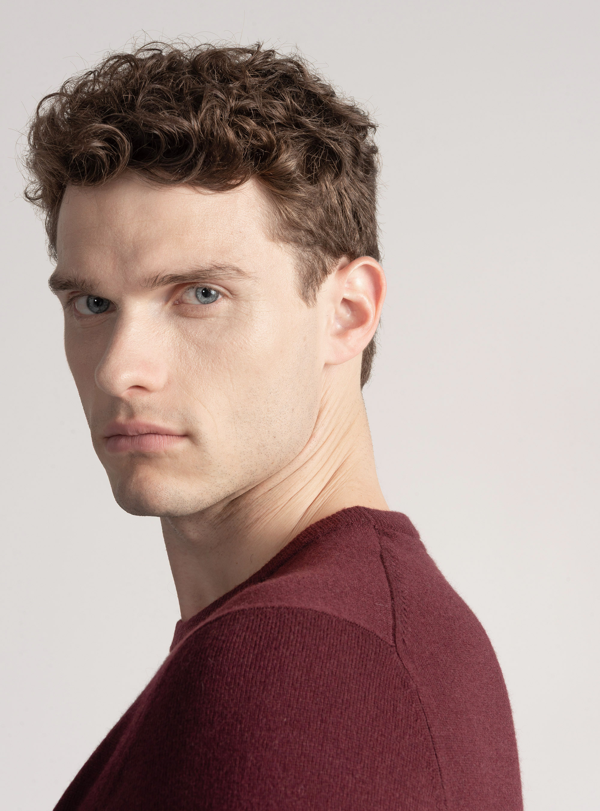 Trikot mit Rundhalsausschnitt aus Lambswool und Kaschmir, BORDEAUX 0311C