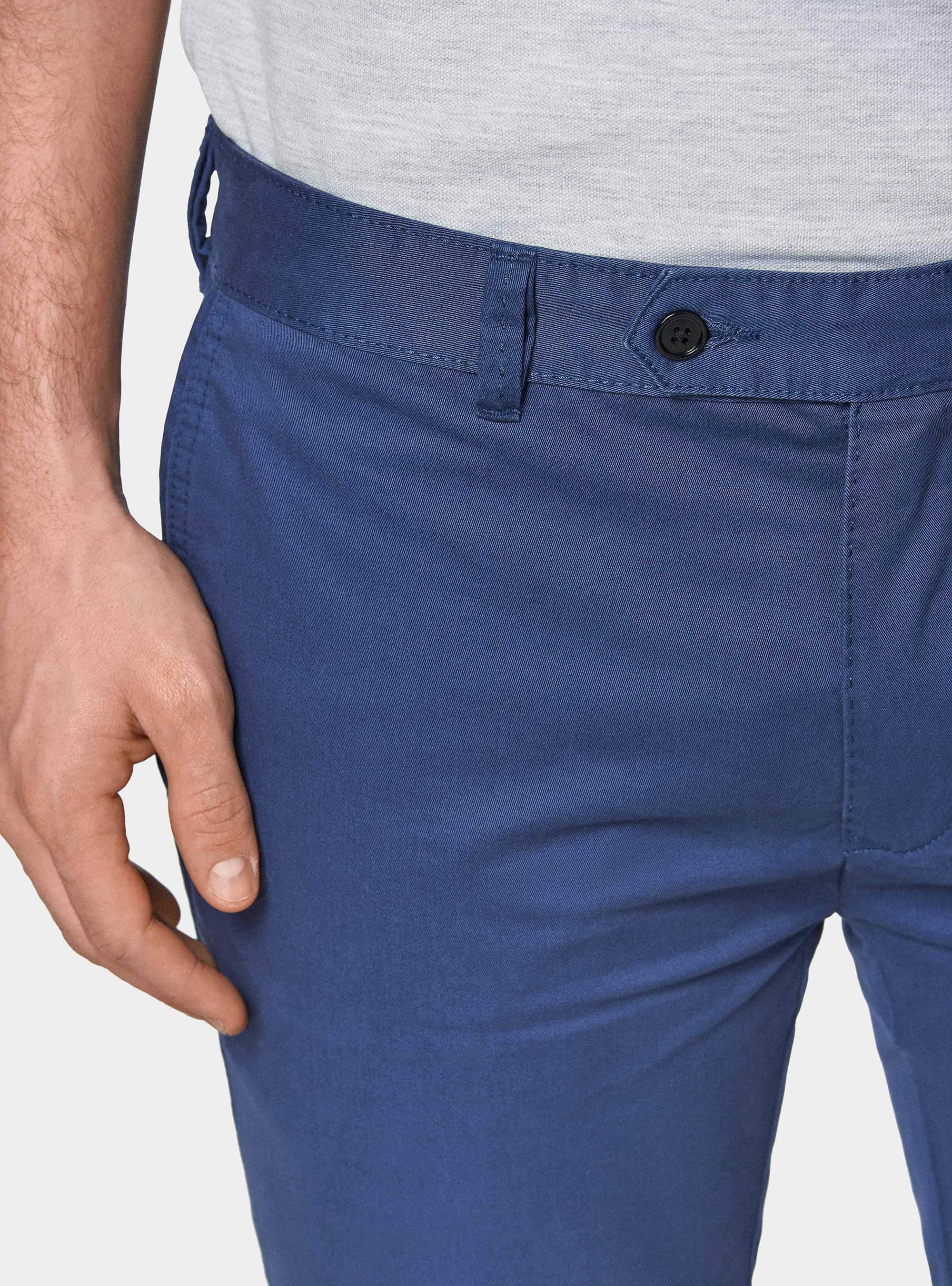 Pantaloni chino slim fit in cotone twill, BLU