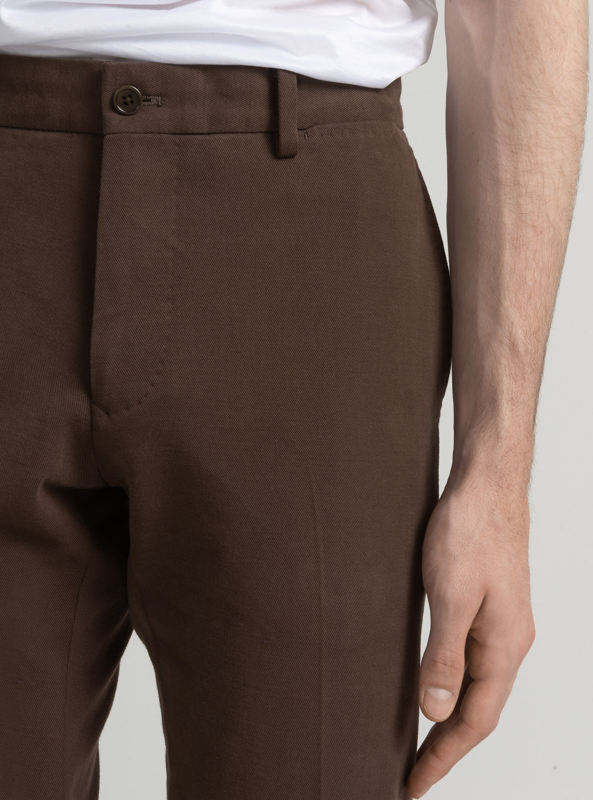 Pantaloni in twill di cotone e cashmere, MARRONE