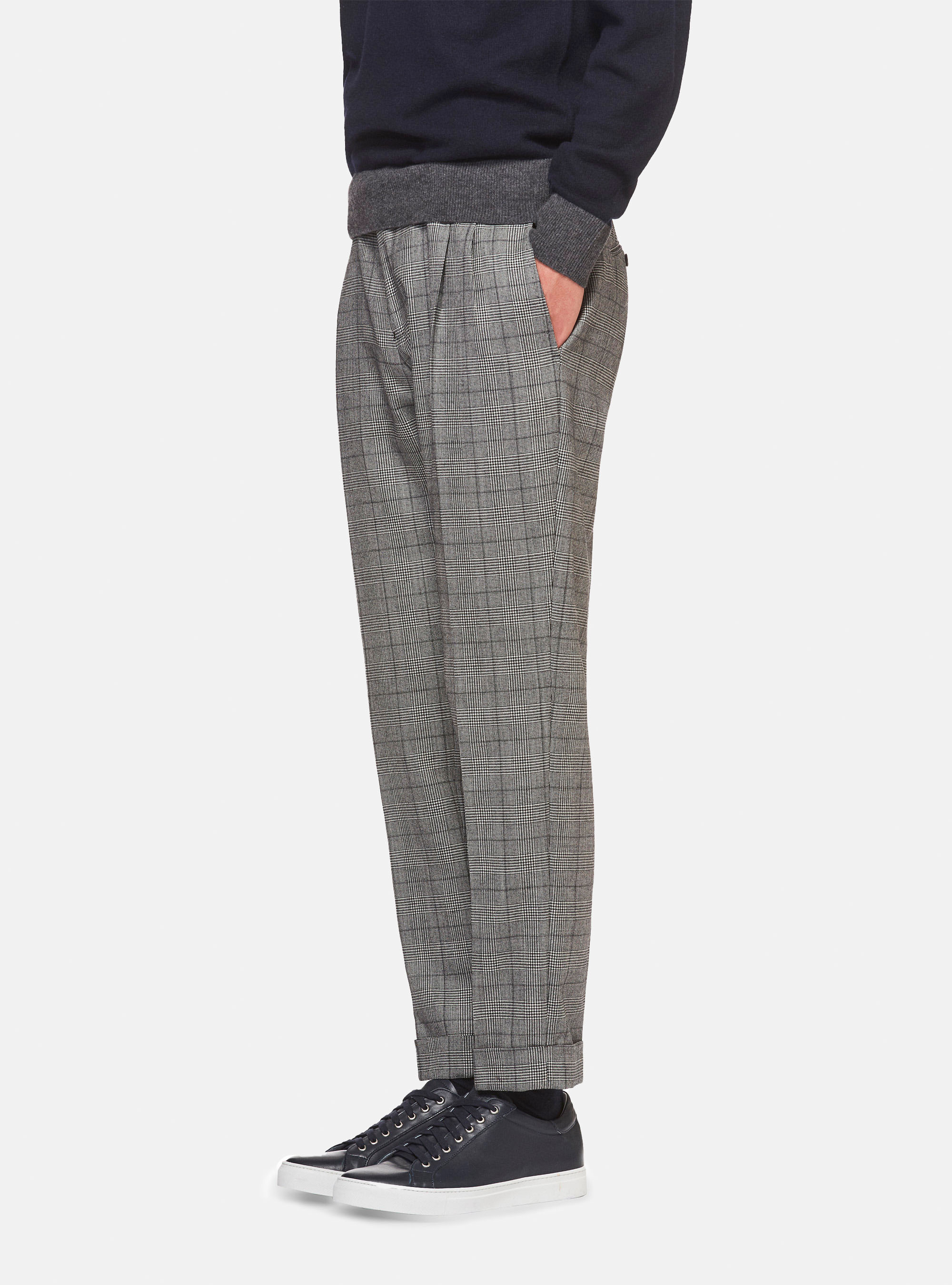 WOOL PRINCE OF WALES  TROUSERS  WITH DOUBLE PLEATS, BLACK