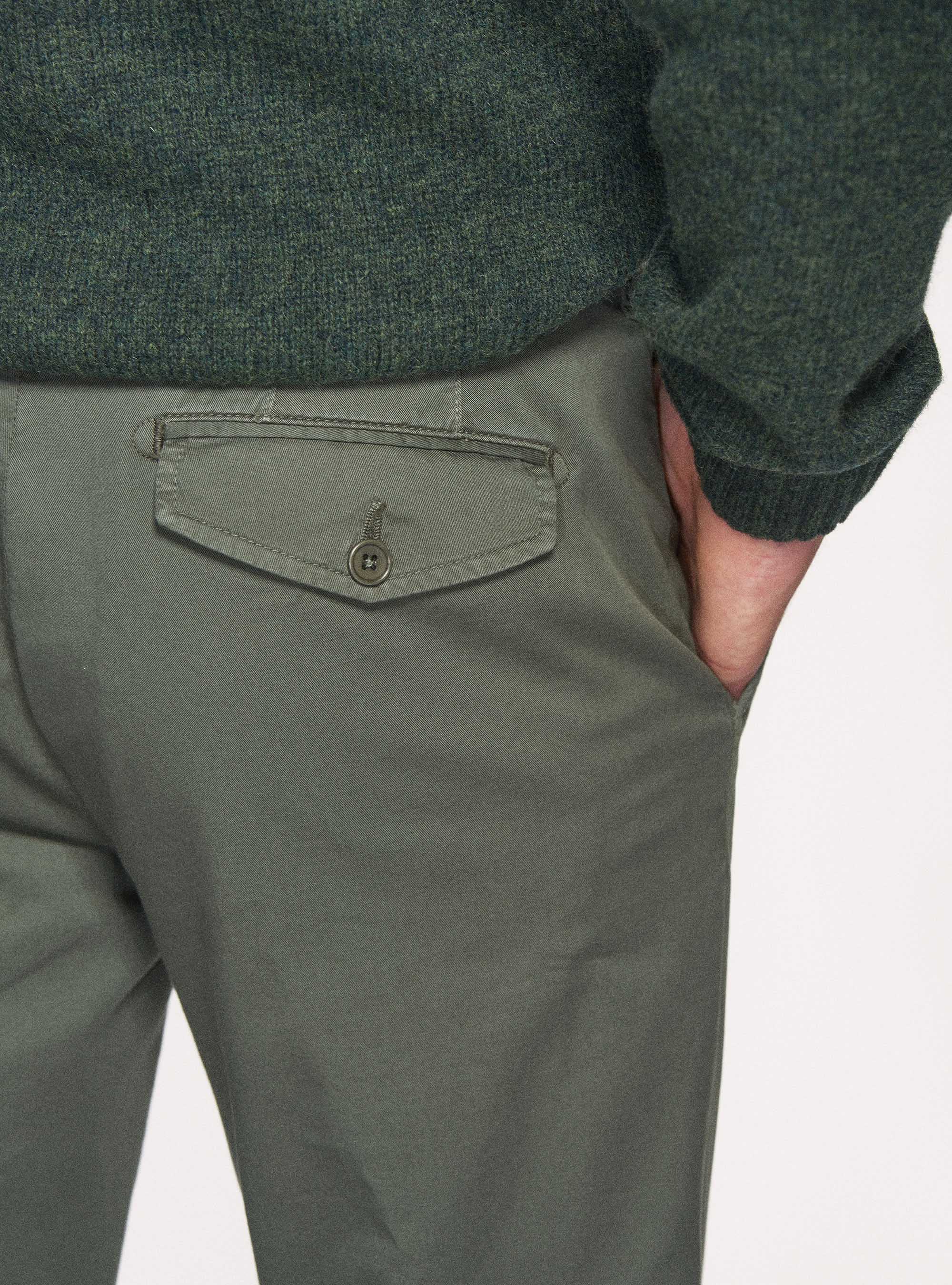 Pantaloni chino in twill di cotone stretch, MILITARE 0609C